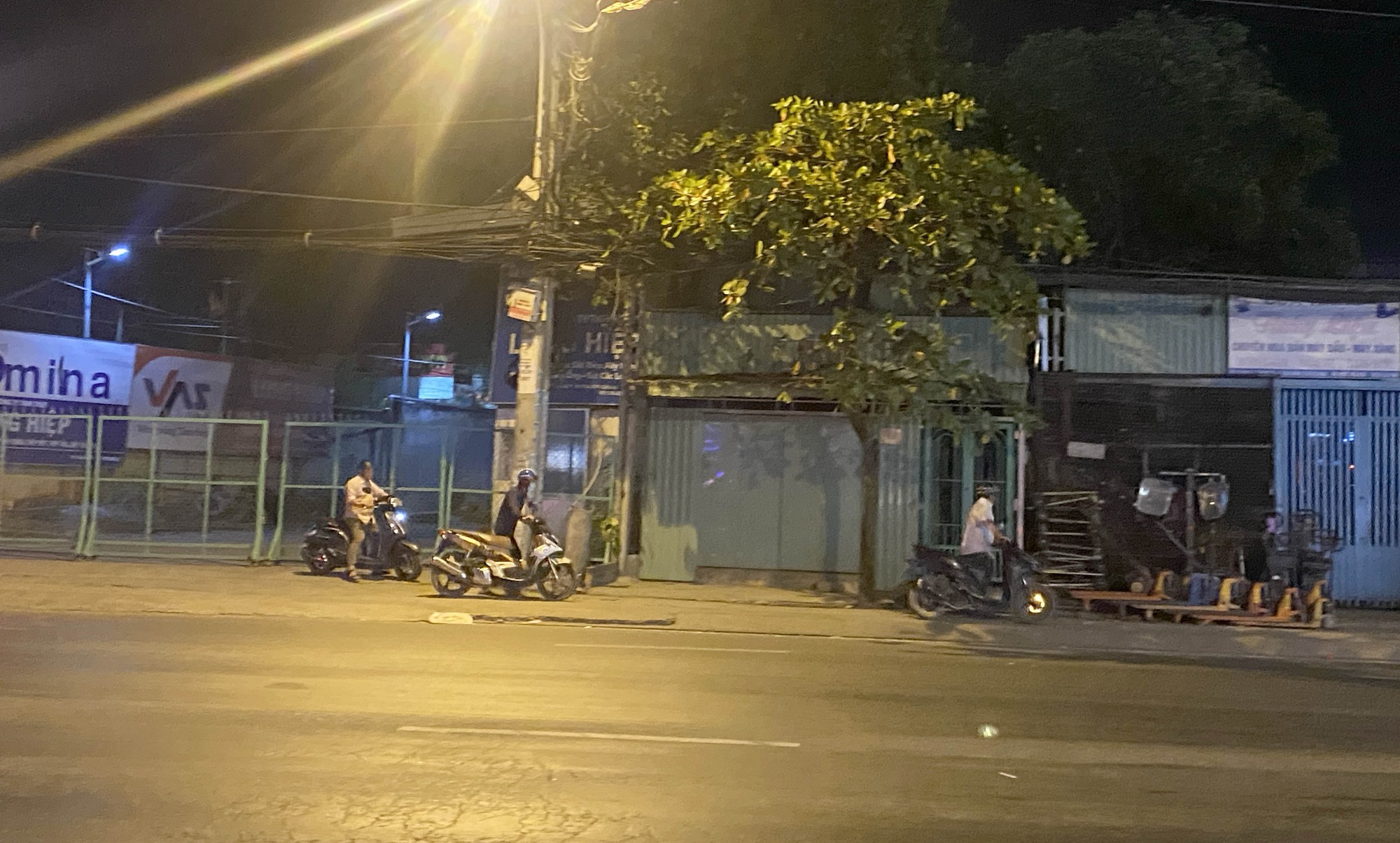 TP.HCM: CSGT kiểm tra nồng độ cồn, tài xế tự nhận "Em đã uống 4 lon bia" - Ảnh 8.