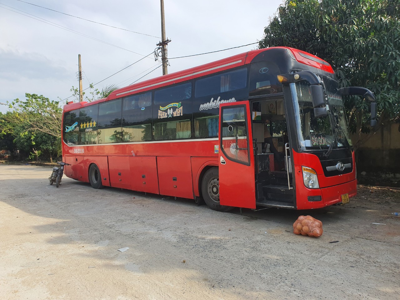 Khánh Hòa: Phát hiện xe khách giường nằm sử dụng giấy kiểm định giả để lưu thông - Ảnh 1.