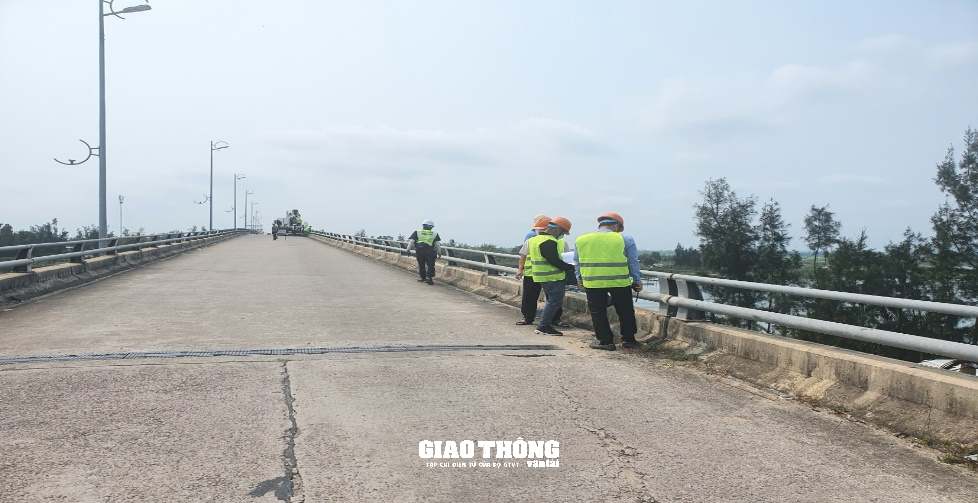 Lắp đặt các thiết bị thông minh từ Hàn Quốc trên hai cây cầu ở Quảng Nam - Ảnh 5.