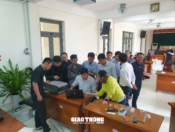 Lắp đặt các thiết bị thông minh từ Hàn Quốc trên hai cây cầu ở Quảng Nam - Ảnh 11.