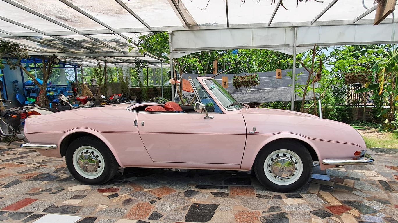 Ngắm xế cổ Fiat 850 Spider hàng hiếm duy nhất tại Việt Nam - Ảnh 1. Ngắm xế cổ Fiat 850 Spider hàng hiếm duy nhất tại Việt Nam - Ảnh 1.