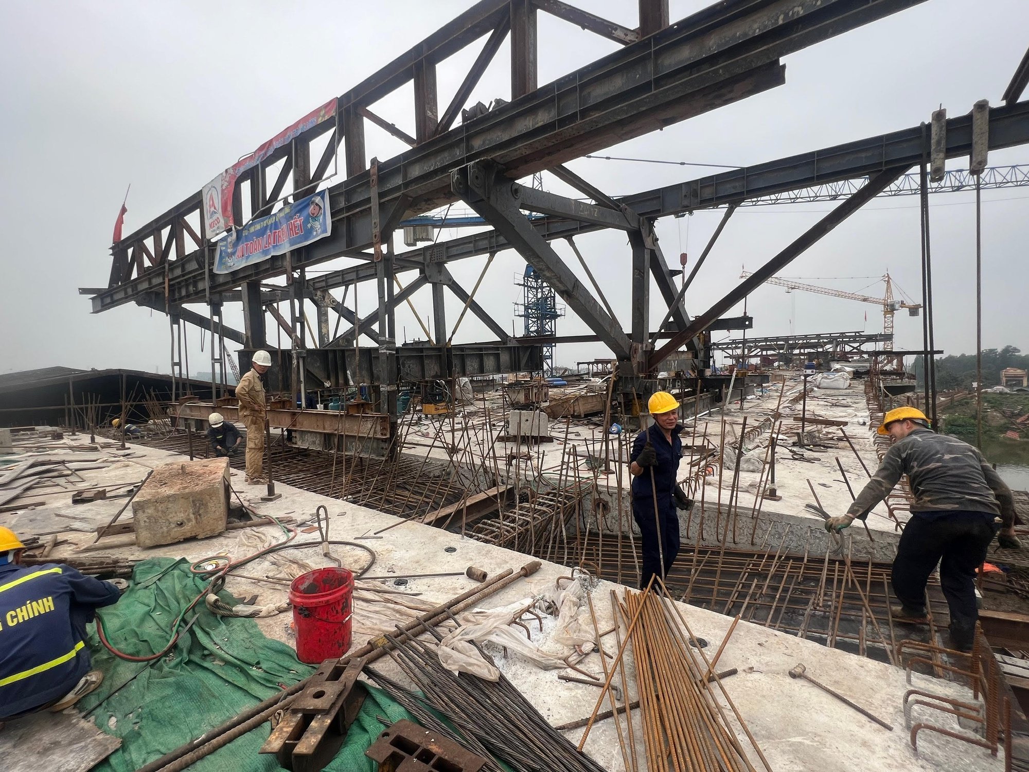 Phấn đấu thông xe cầu Á Lữ - TP. Bắc Giang vào cuối tháng 6 - Ảnh 10.