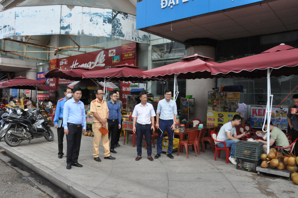 Kiểm tra công tác đảm bảo trật tự ATGT tại Móng Cái, Hải Hà - Ảnh 1.