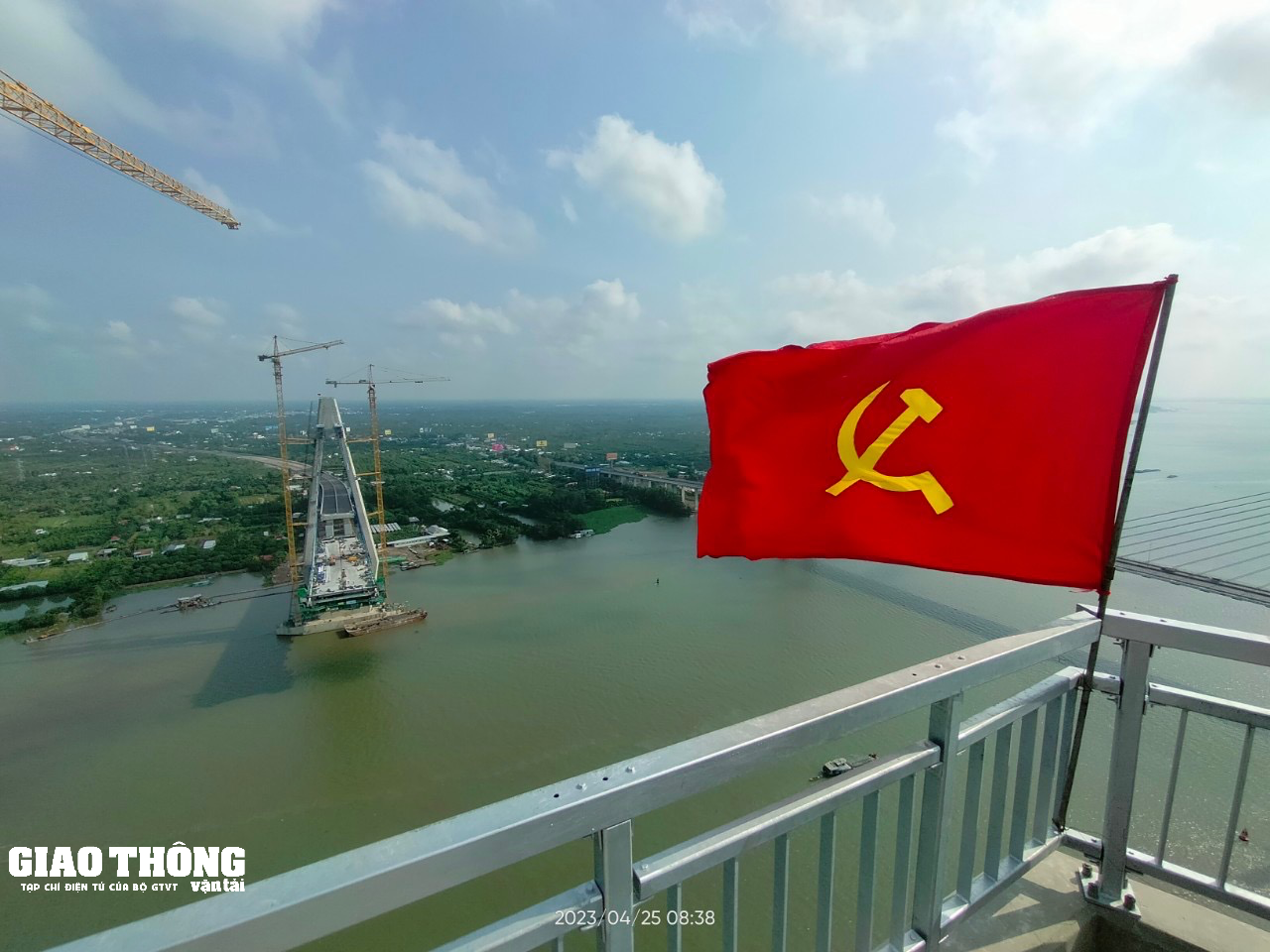 Phóng sự ảnh: Cầu Mỹ Thuận 2 thi công xuyên lễ 30/4 - Ảnh 4. Phóng sự ảnh: Cầu Mỹ Thuận 2 thi công xuyên lễ 30/4 - Ảnh 4.