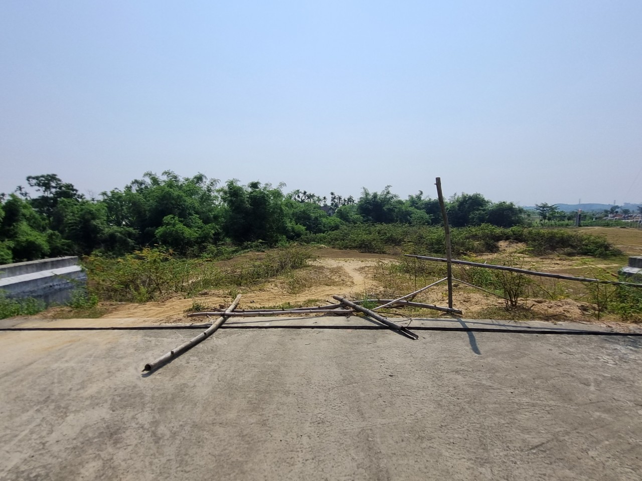 Cận cảnh hai cây cầu tiền tỷ 'nằm chờ' đường dẫn - Ảnh 8.