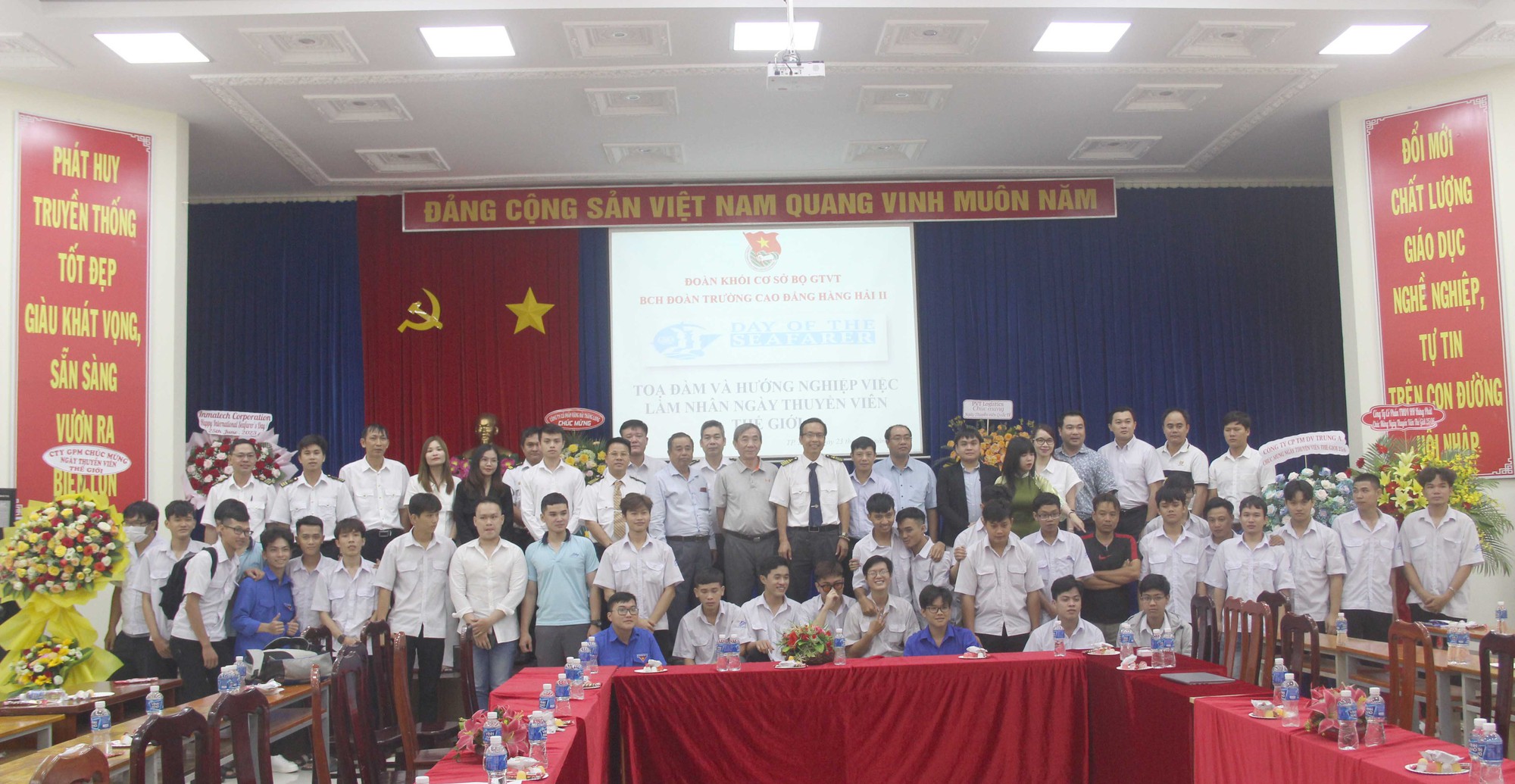 Doanh nghiệp sẵn sàng tuyển dụng sinh viên hàng hải mức lương 20 triệu đồng - Ảnh 6. Doanh nghiệp sẵn sàng tuyển dụng sinh viên hàng hải mức lương 20 triệu đồng - Ảnh 6.