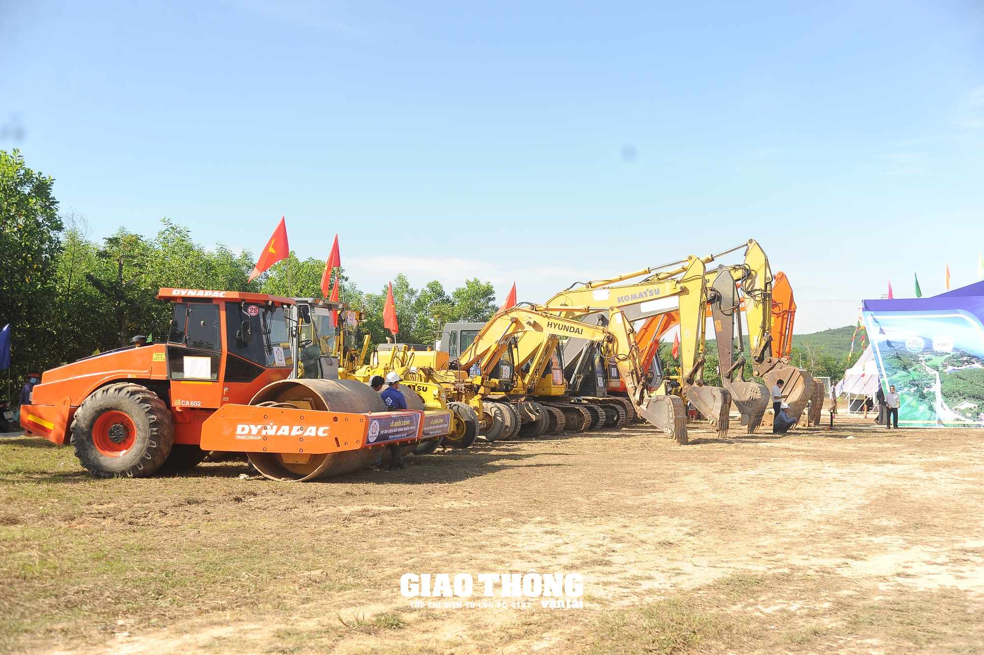 Khởi công dự án đường liên kết vùng miền Trung tỉnh Quảng Nam hơn 700 tỷ đồng - Ảnh 9. Khởi công dự án đường liên kết vùng miền Trung tỉnh Quảng Nam hơn 700 tỷ đồng - Ảnh 9.