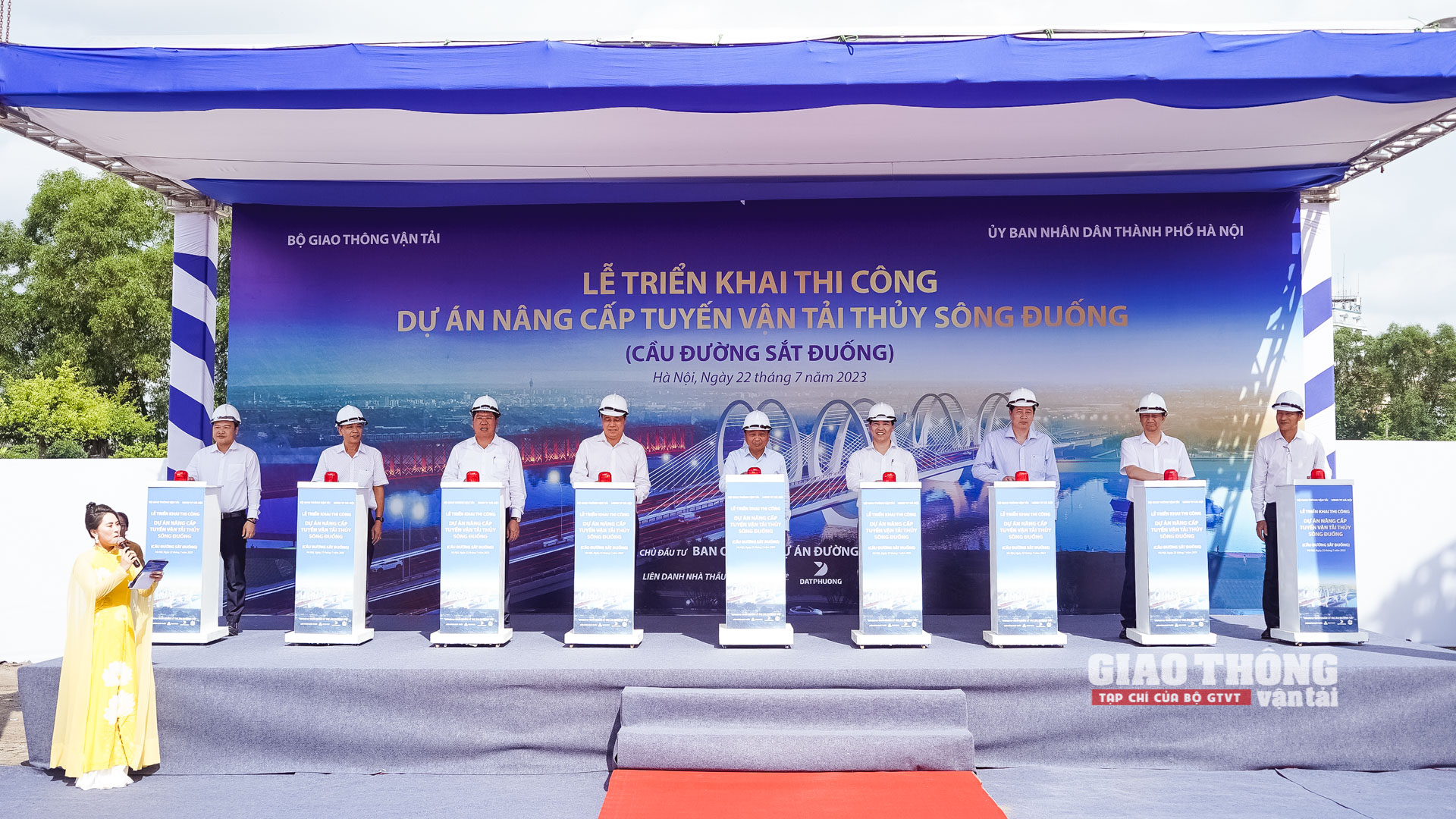 Khởi công 2 cầu Đuống giá trị hơn 1.800 tỷ đồng - Ảnh 3. Khởi công 2 cầu Đuống giá trị hơn 1.800 tỷ đồng - Ảnh 3.