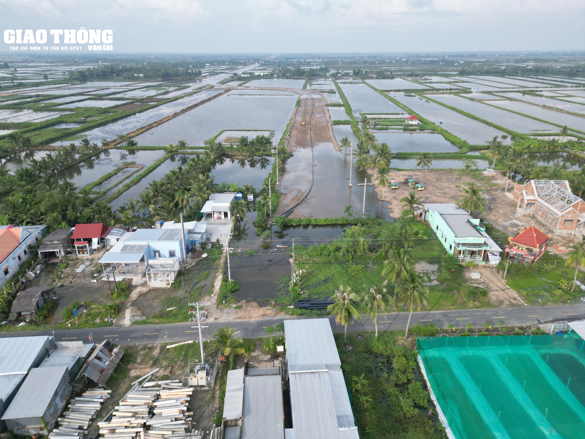 Dự án cao tốc Hậu Giang - Cà Mau chậm tiến độ do thiếu nguồn cát đắp - Ảnh 4.
