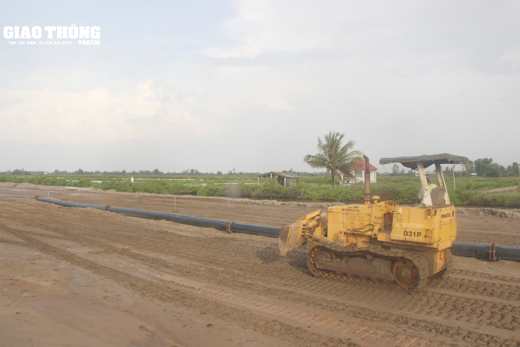 Dự án cao tốc Hậu Giang - Cà Mau chậm tiến độ do thiếu nguồn cát đắp - Ảnh 9.