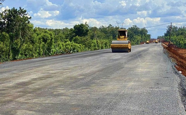 "Trảm" 4 nhà thầu yếu ở dự án tuyến tránh phía Đông TP.Buôn Ma Thuột, Đắk Lắk - Ảnh 1.
