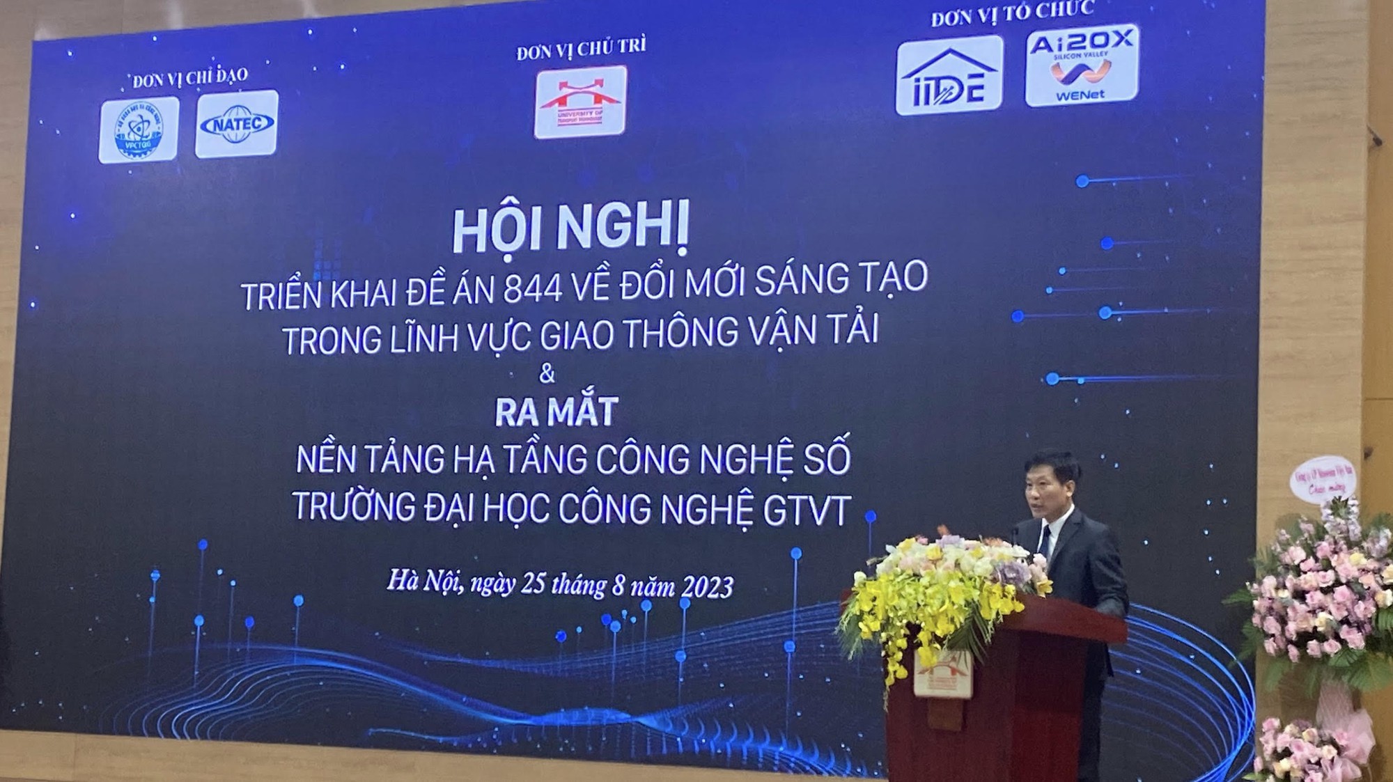 Trường Đại học Công nghệ GTVT ra mắt nền tảng hạ tầng công nghệ số hướng tới trường đại học 4.0 - Ảnh 1.