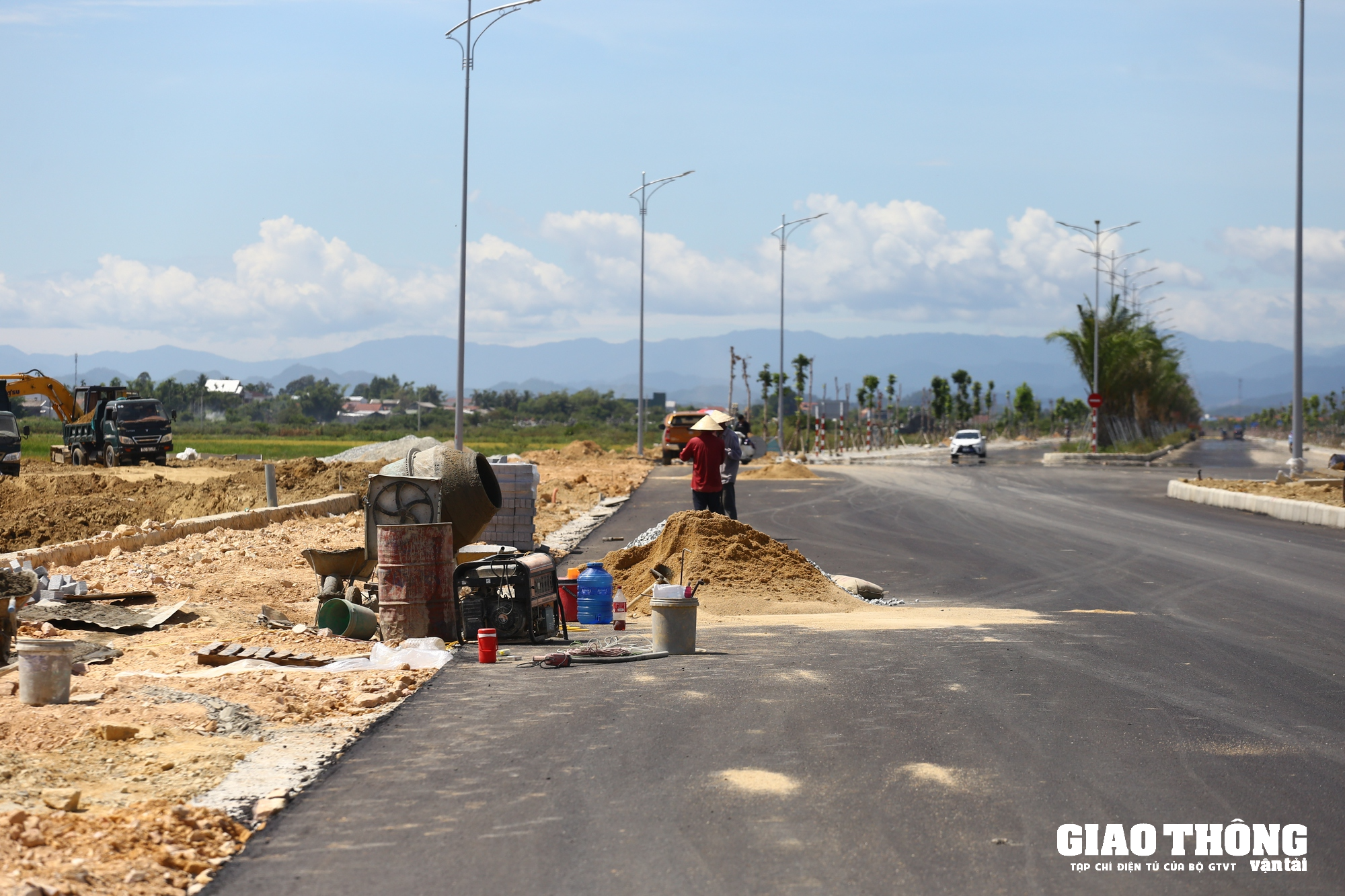 Chiêm ngưỡng tuyến đường hàng trăm tỷ đồng sắp thông xe ở Thừa Thiên Huế - Ảnh 5. Chiêm ngưỡng tuyến đường hàng trăm tỷ đồng sắp thông xe ở Thừa Thiên Huế - Ảnh 5.