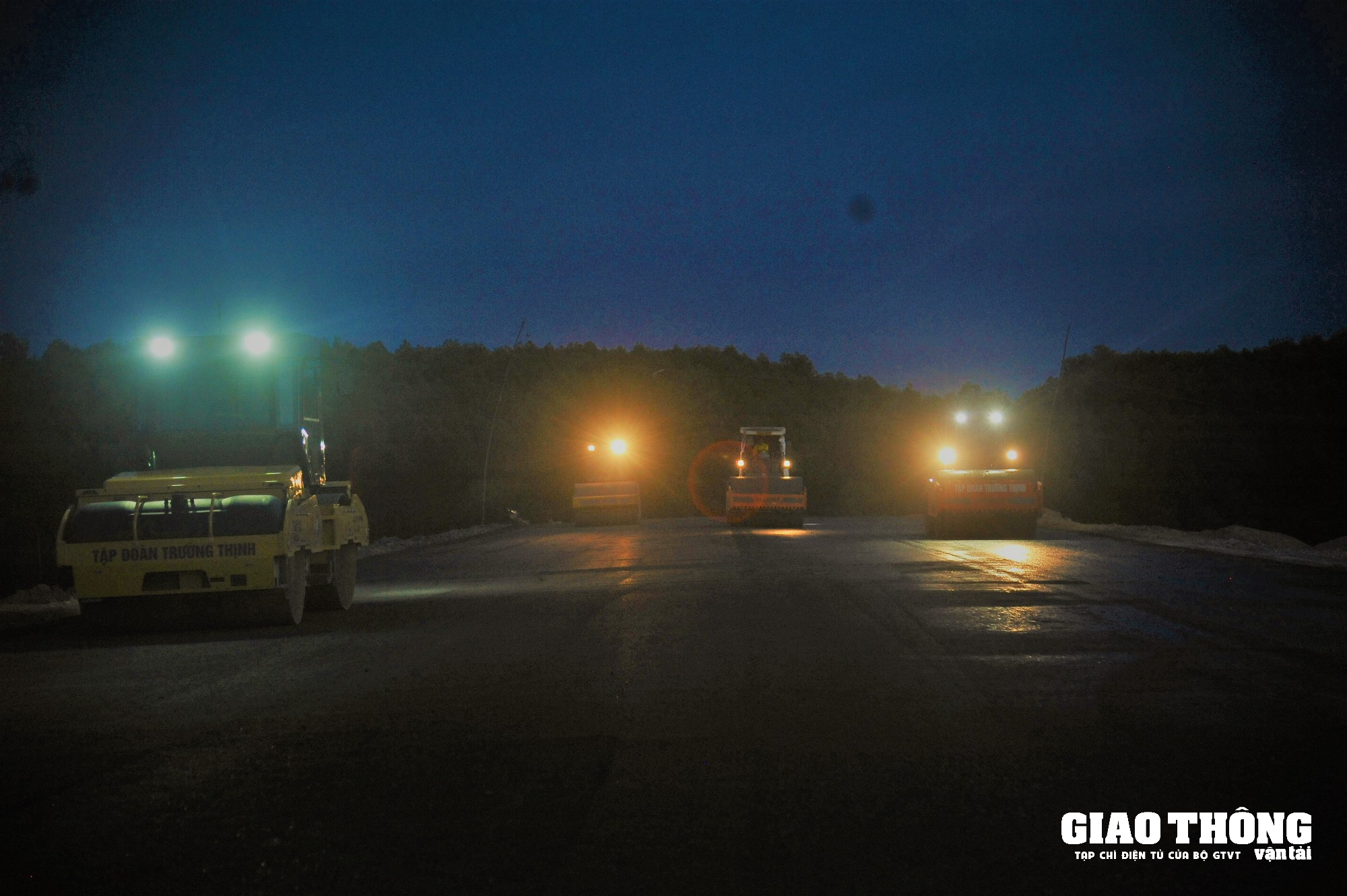 Cao tốc Vạn Ninh - Cam Lộ đoạn qua Quảng Trị đổi thay từng ngày - Ảnh 2. Cao tốc Vạn Ninh - Cam Lộ đoạn qua Quảng Trị đổi thay từng ngày - Ảnh 2.