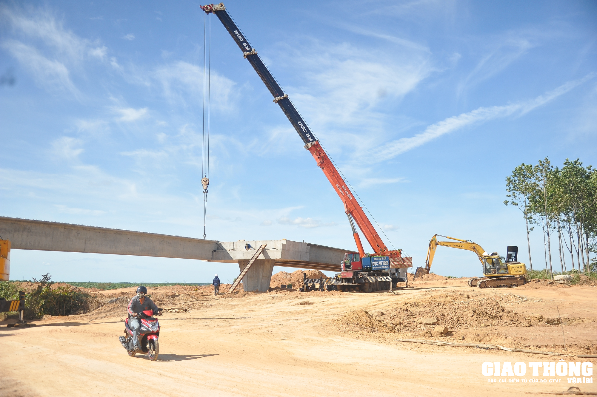 Đẩy nhanh tiên độ cao tốc Vạn Ninh - Cam Lộ đoạn qua Quảng Trị - Ảnh 5. Đẩy nhanh tiên độ cao tốc Vạn Ninh - Cam Lộ đoạn qua Quảng Trị - Ảnh 5.