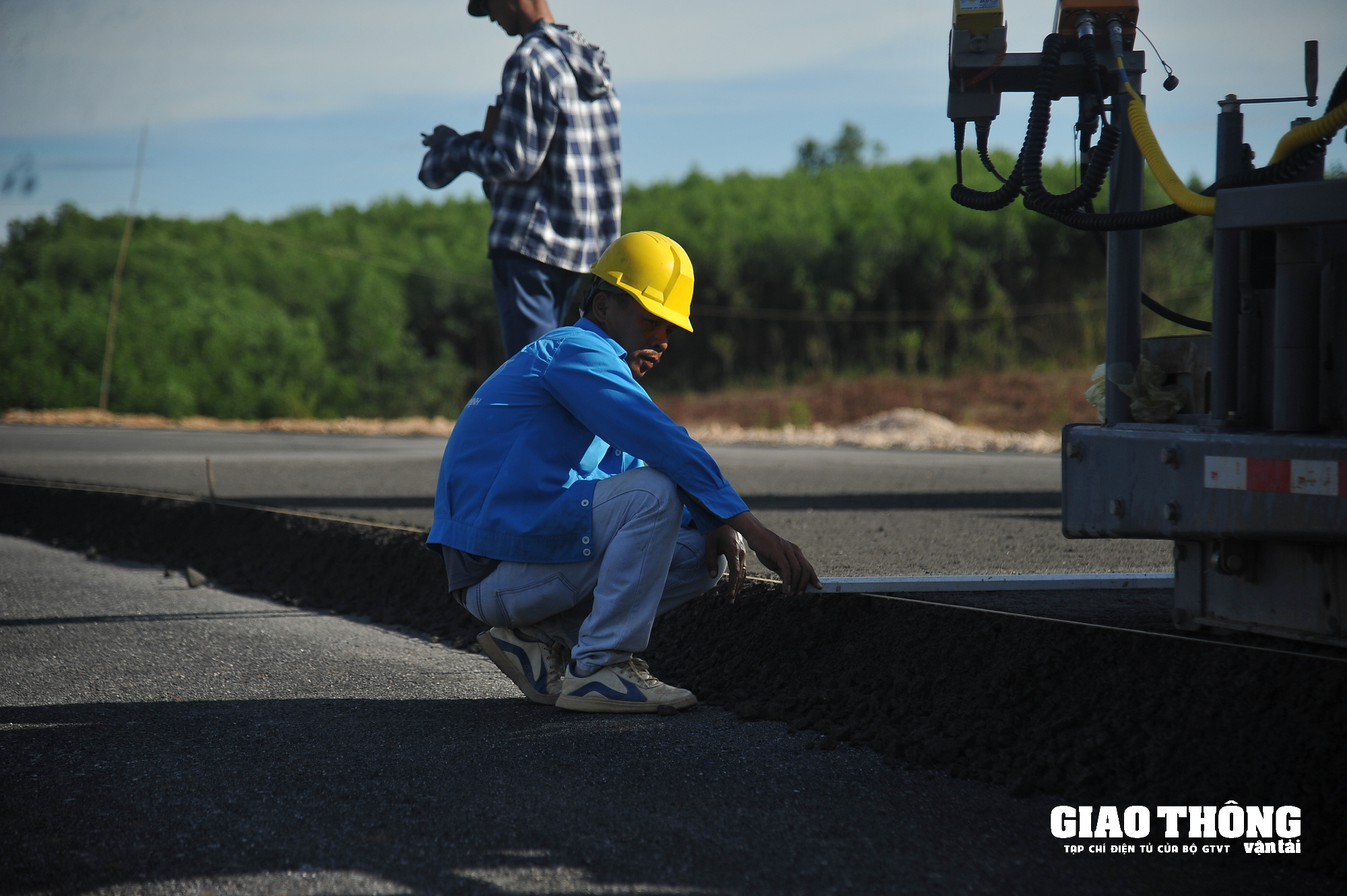 Đẩy nhanh tiên độ cao tốc Vạn Ninh - Cam Lộ đoạn qua Quảng Trị - Ảnh 12. Đẩy nhanh tiên độ cao tốc Vạn Ninh - Cam Lộ đoạn qua Quảng Trị - Ảnh 12.