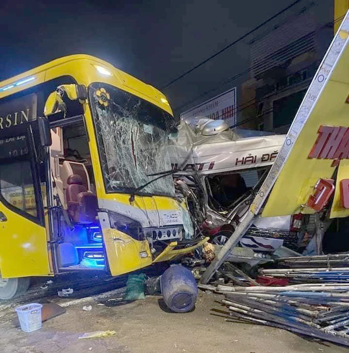 Công an tạm giữ tài xế xe khách Thành Bưởi điều tra vụ tai nạn khiến 9 người thương vong - Ảnh 3.