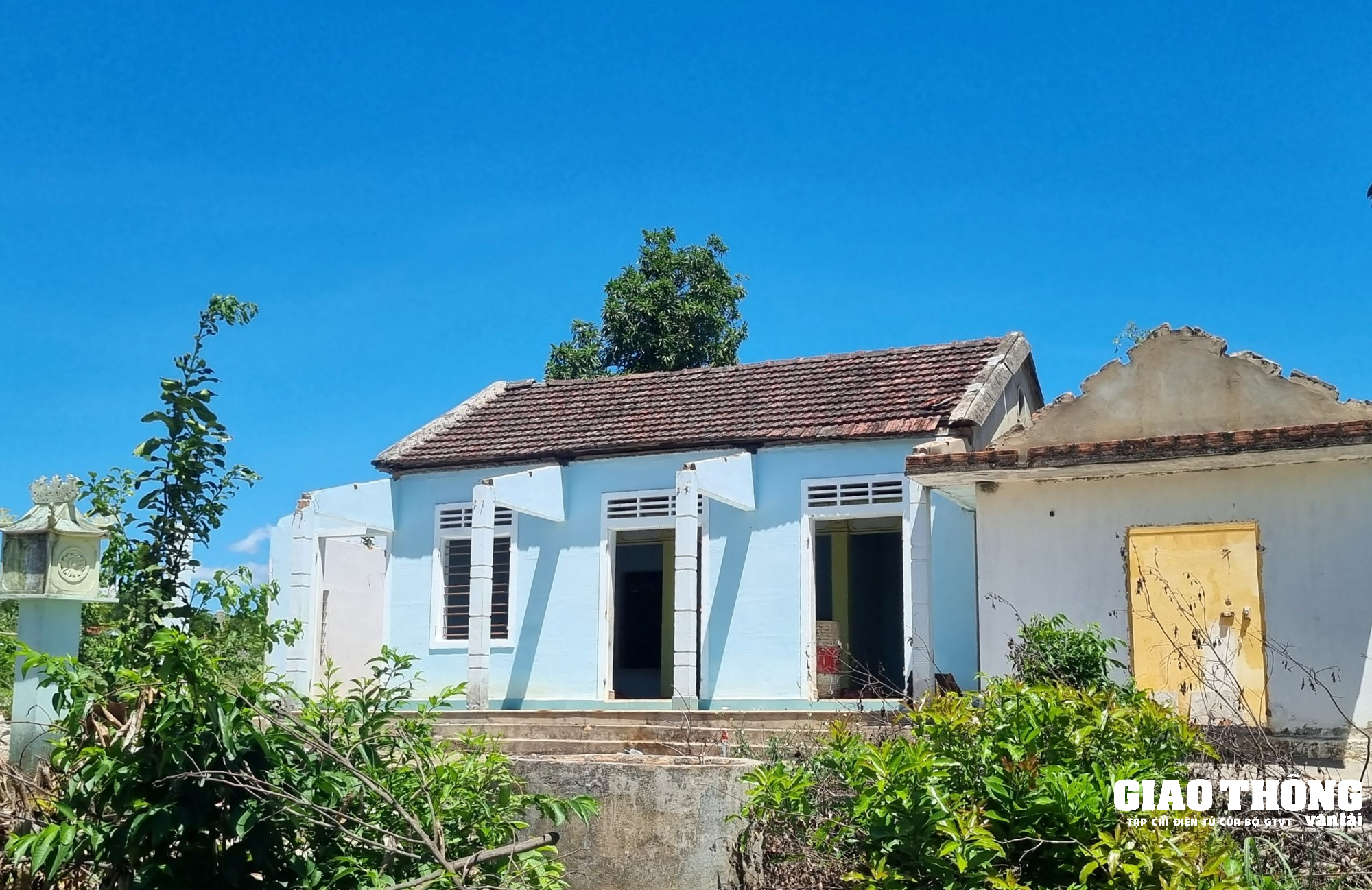 Dự án đường giao thông tiền tỷ 'nhếch nhác' khiến người dân bức xúc - Ảnh 11.