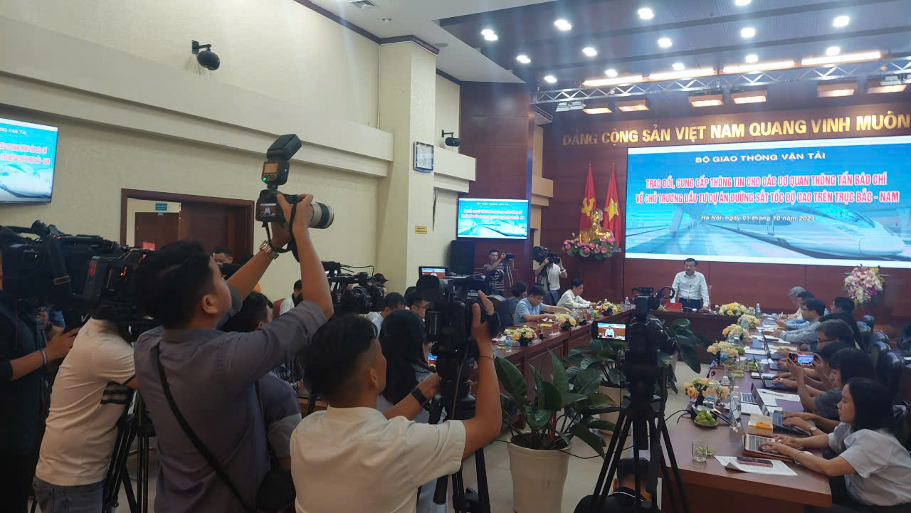 Cuối năm 2027 khởi công đường sắt tốc độ cao Bắc - Nam, hoàn thành năm 2035- Ảnh 2. Cuối năm 2027 khởi công đường sắt tốc độ cao Bắc - Nam, hoàn thành năm 2035- Ảnh 2.
