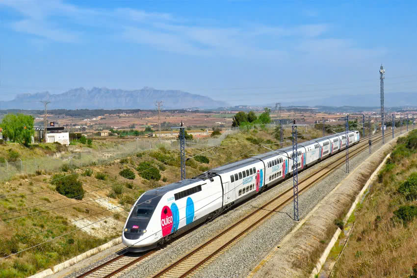 Phương án thiết kế đoàn tàu của tuyến đường sắt tốc độ cao trục Bắc – Nam - Ảnh 1.