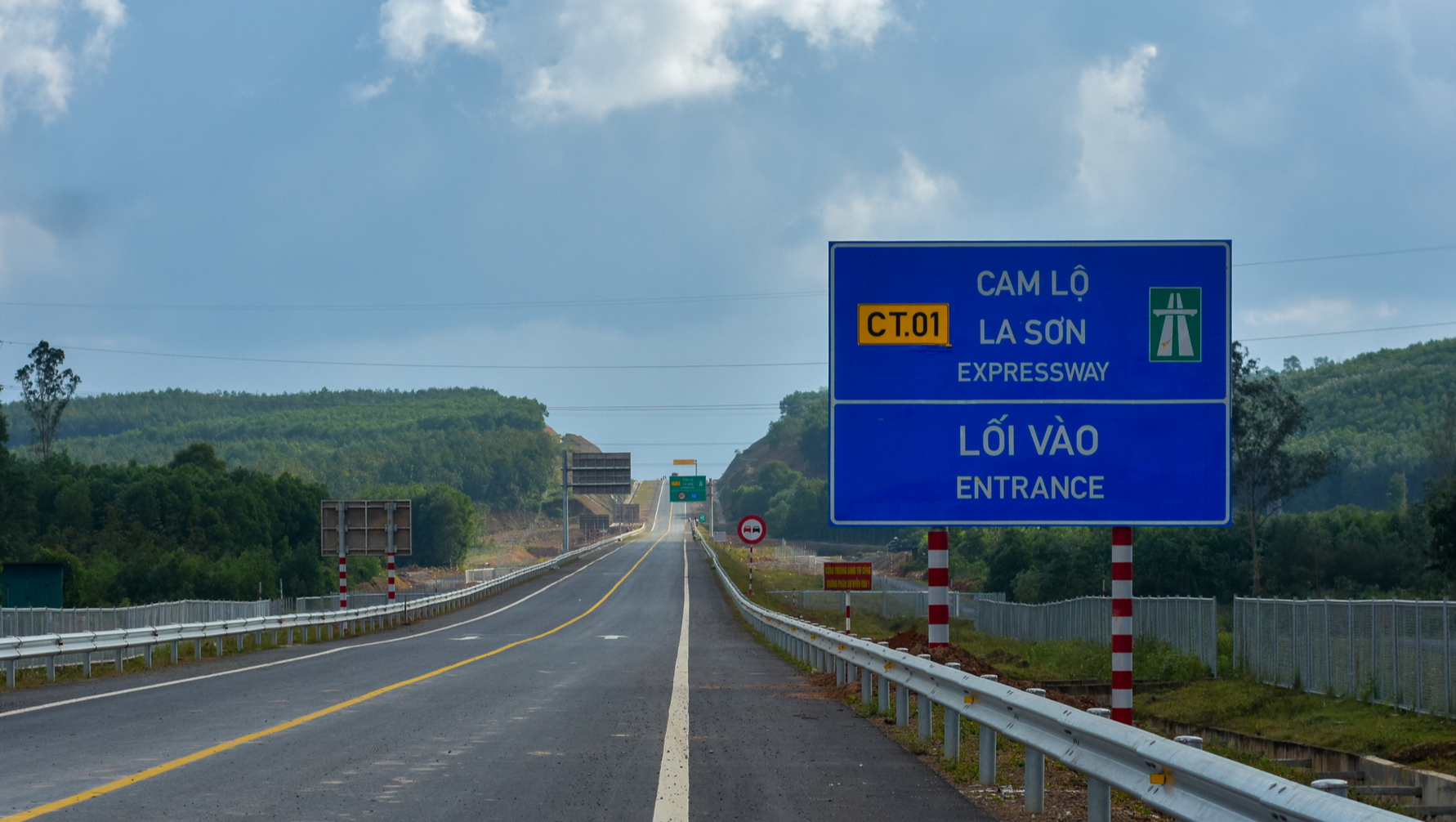 Phê duyệt dự án mở rộng cao tốc Cam Lộ - La Sơn lên 4 làn xe gần 6.500 tỷ đồng- Ảnh 1.