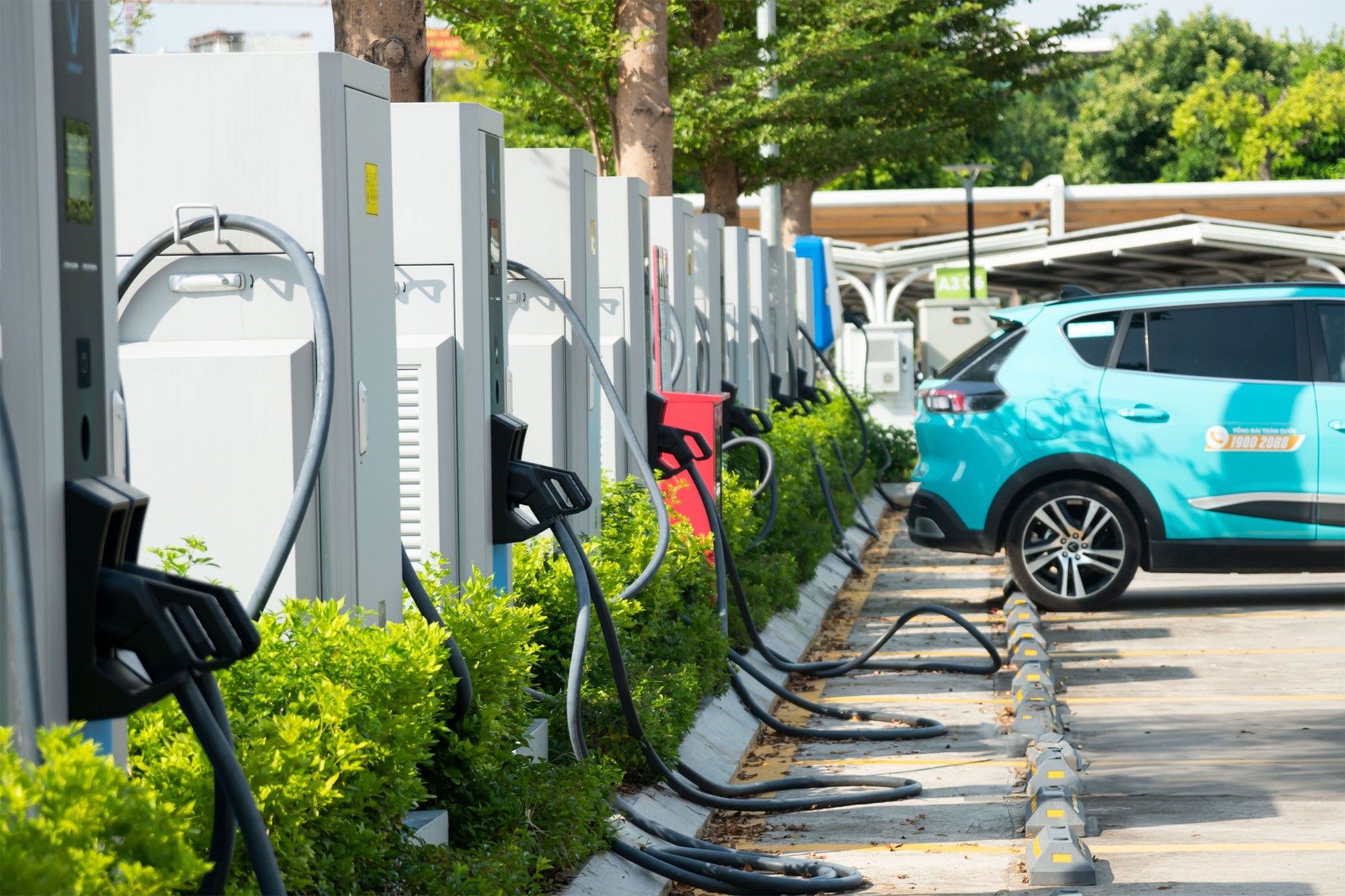 Cấp bách bài toán xe điện, xây dựng giao thông xanh - Kỳ 2: Bất cập phát triển phương tiện xanh - Ảnh 1.