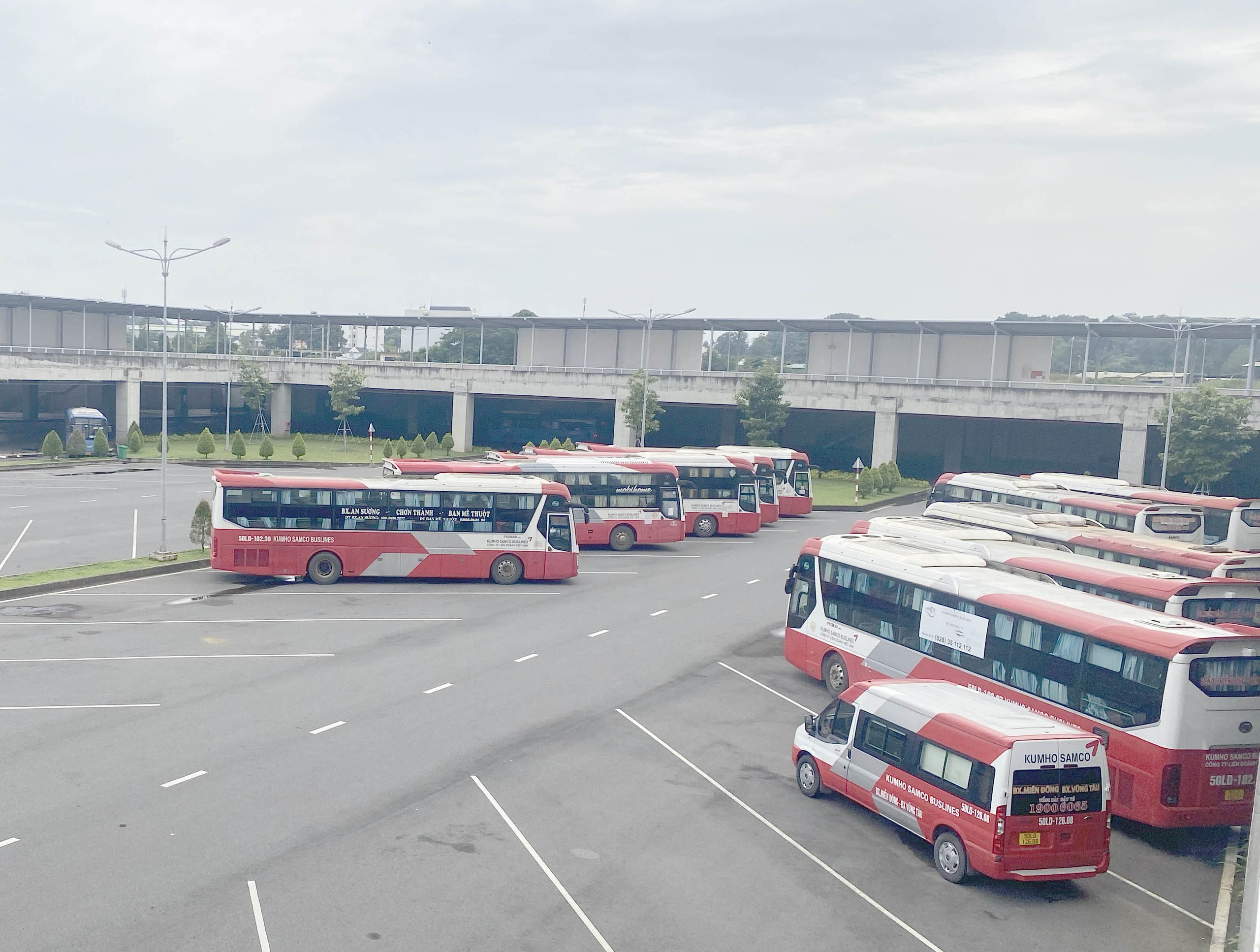 Hành khách đi lại tại các bến xe tăng cao dịp Tết Nguyên đán 2025, giá vé tăng không quá 60% - Ảnh 2.