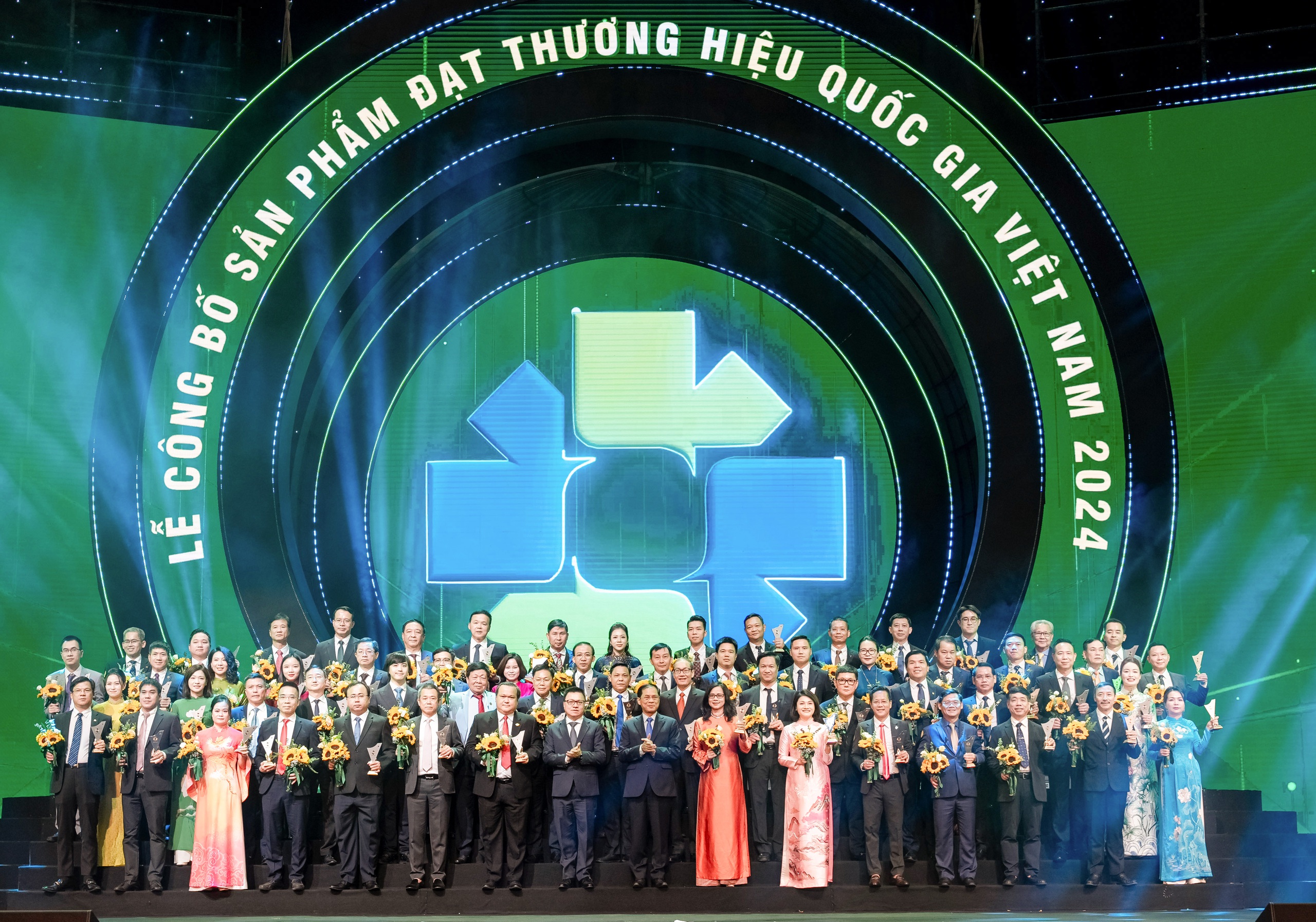 Lần đầu một doanh nghiệp cơ khí giao thông được vinh danh 