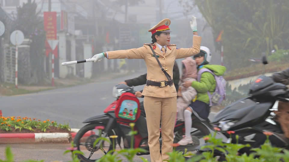 Lâm Đồng: Nỗ lực giảm tai nạn, xây dựng văn hóa giao thông năm 2025 - Ảnh 2.