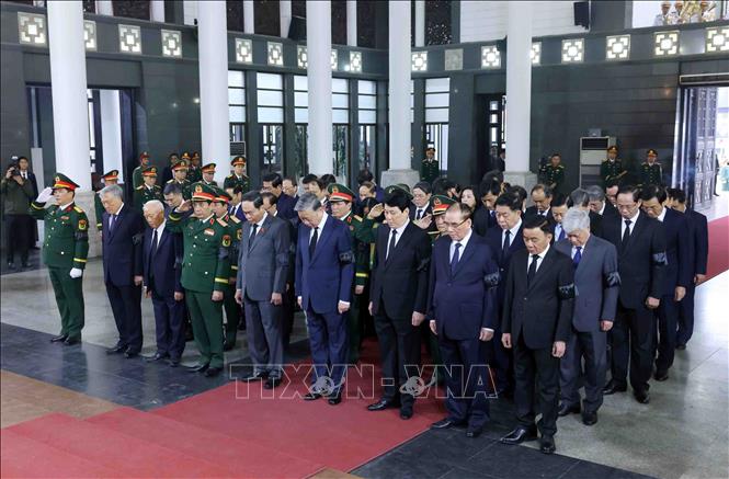 Lãnh đạo Đảng, Nhà nước viếng Đại tướng Nguyễn Quyết - Ảnh 1.