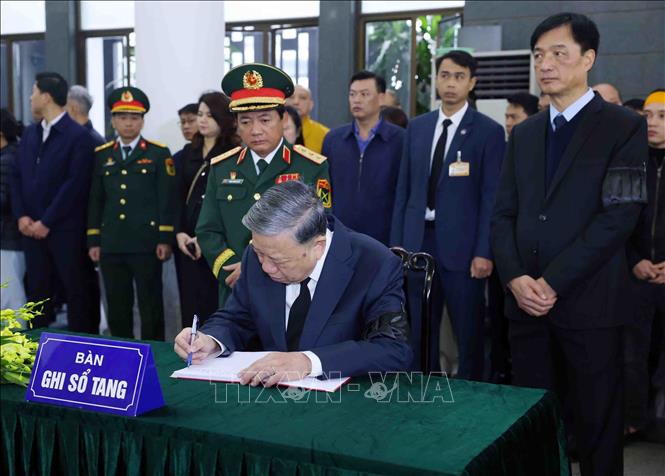 Lãnh đạo Đảng, Nhà nước viếng Đại tướng Nguyễn Quyết - Ảnh 3.