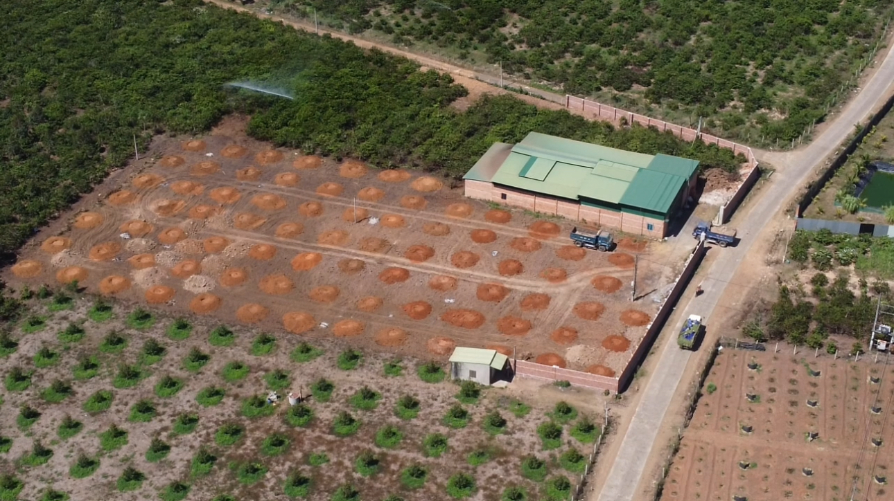 Xe chở đất trái phép, không phủ bạt ở Đắk Lắk gây mất ATGT- Ảnh 3.