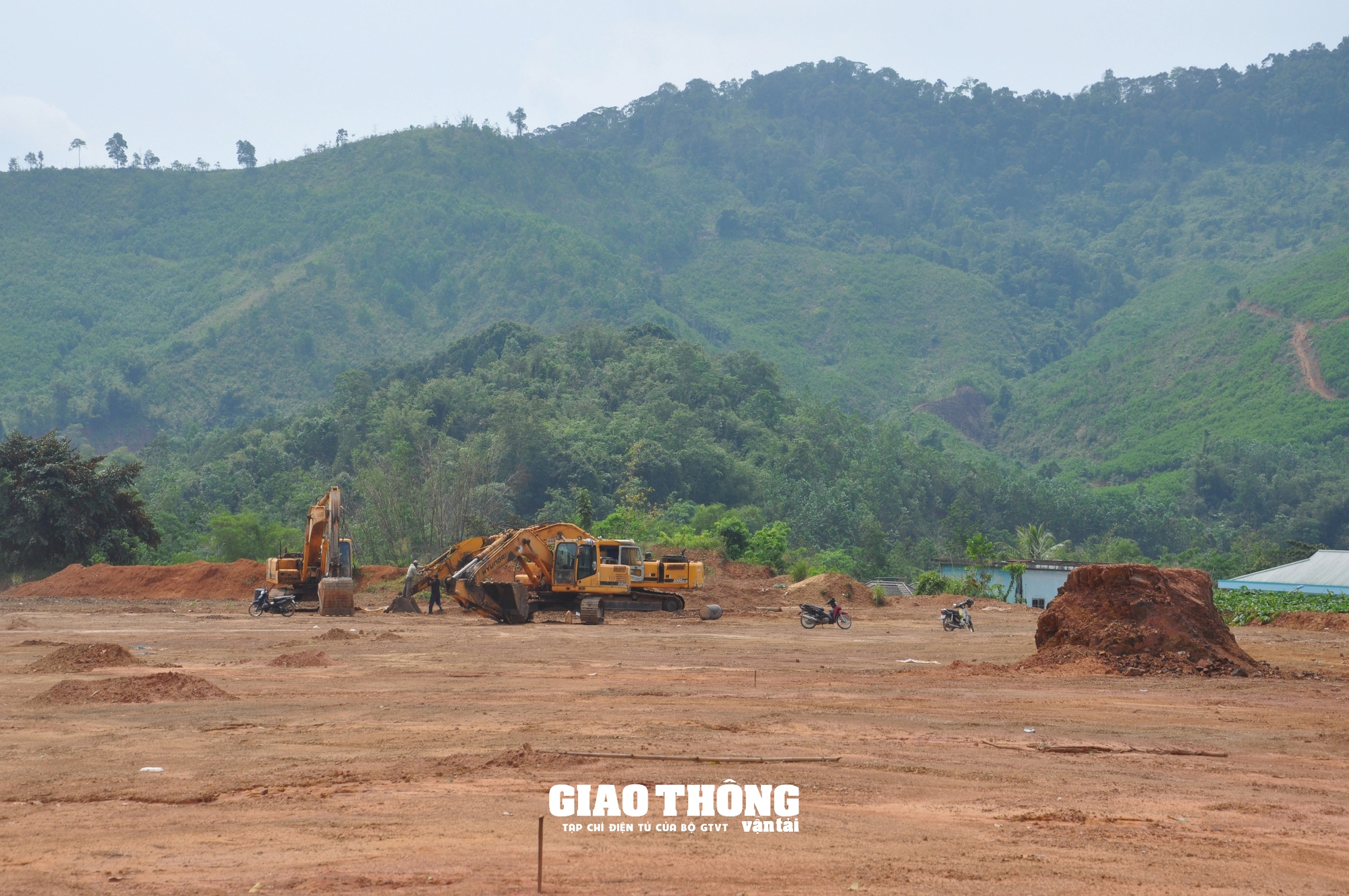 CSGT Quảng Nam xử lý xe ben chở đất gây mất ATGT trên đường Hồ Chí Minh, QL14- Ảnh 16.