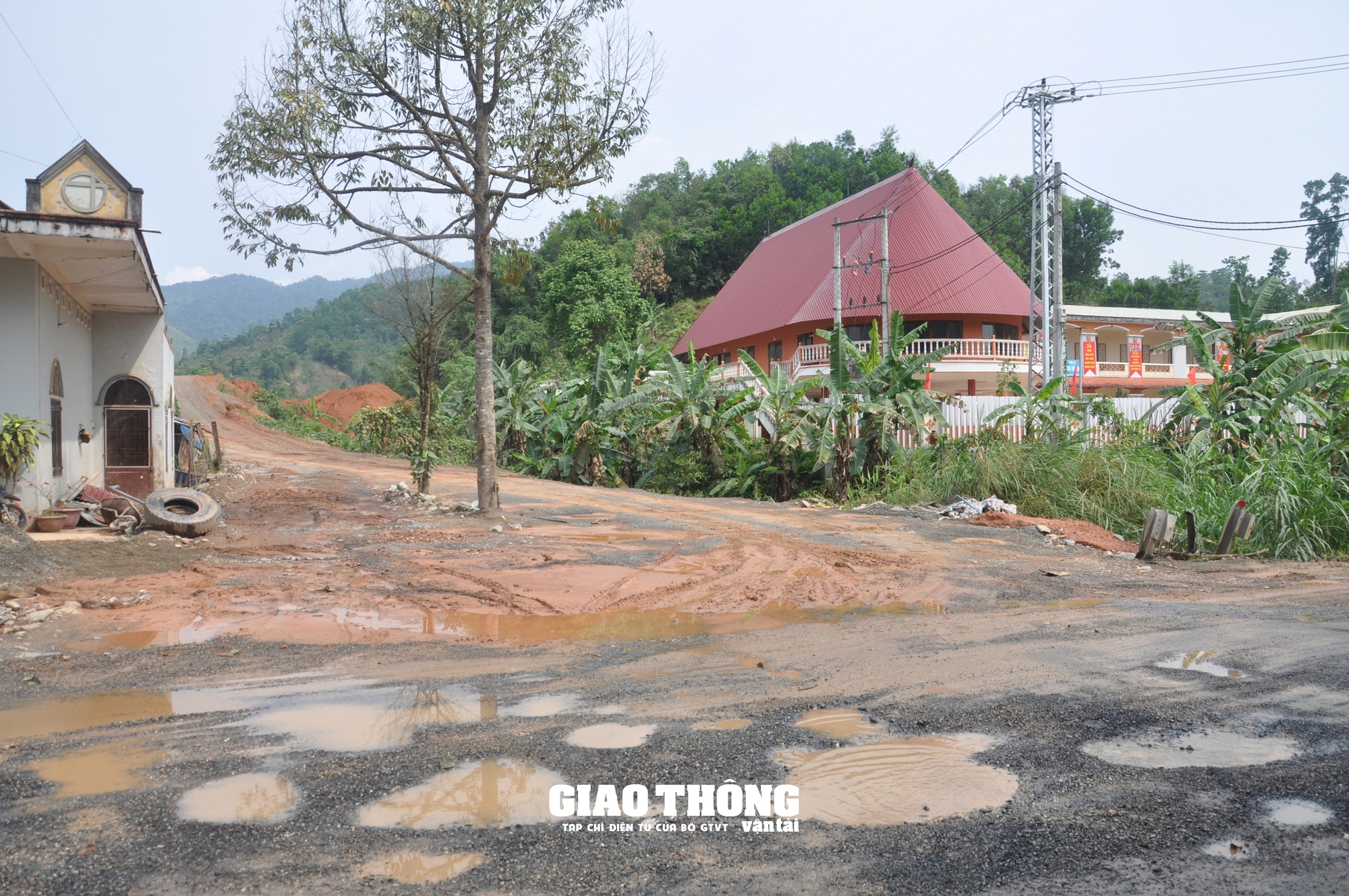 CSGT Quảng Nam xử lý xe ben chở đất gây mất ATGT trên đường Hồ Chí Minh, QL14- Ảnh 12.