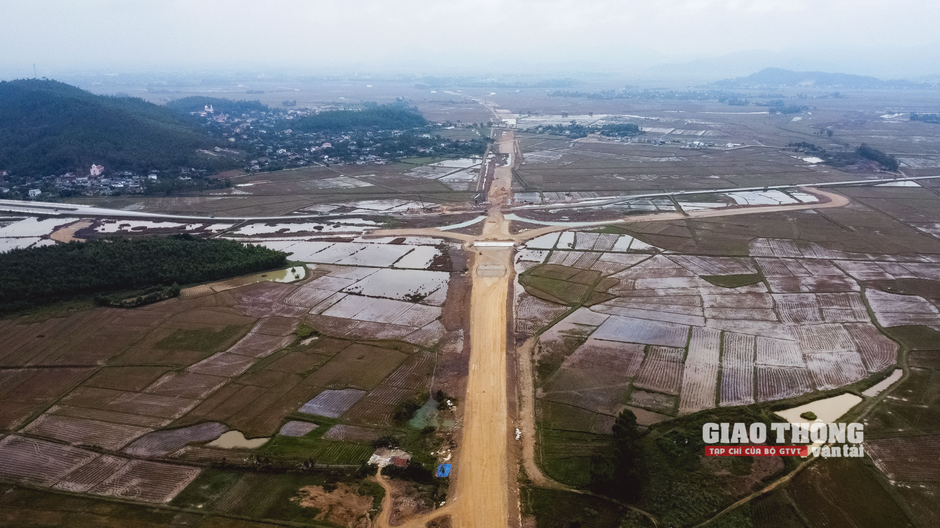 Bộ GTVT đã giải ngân hơn 10,7 nghìn tỷ đồng- Ảnh 5. Bộ GTVT đã giải ngân hơn 10,7 nghìn tỷ đồng- Ảnh 5.