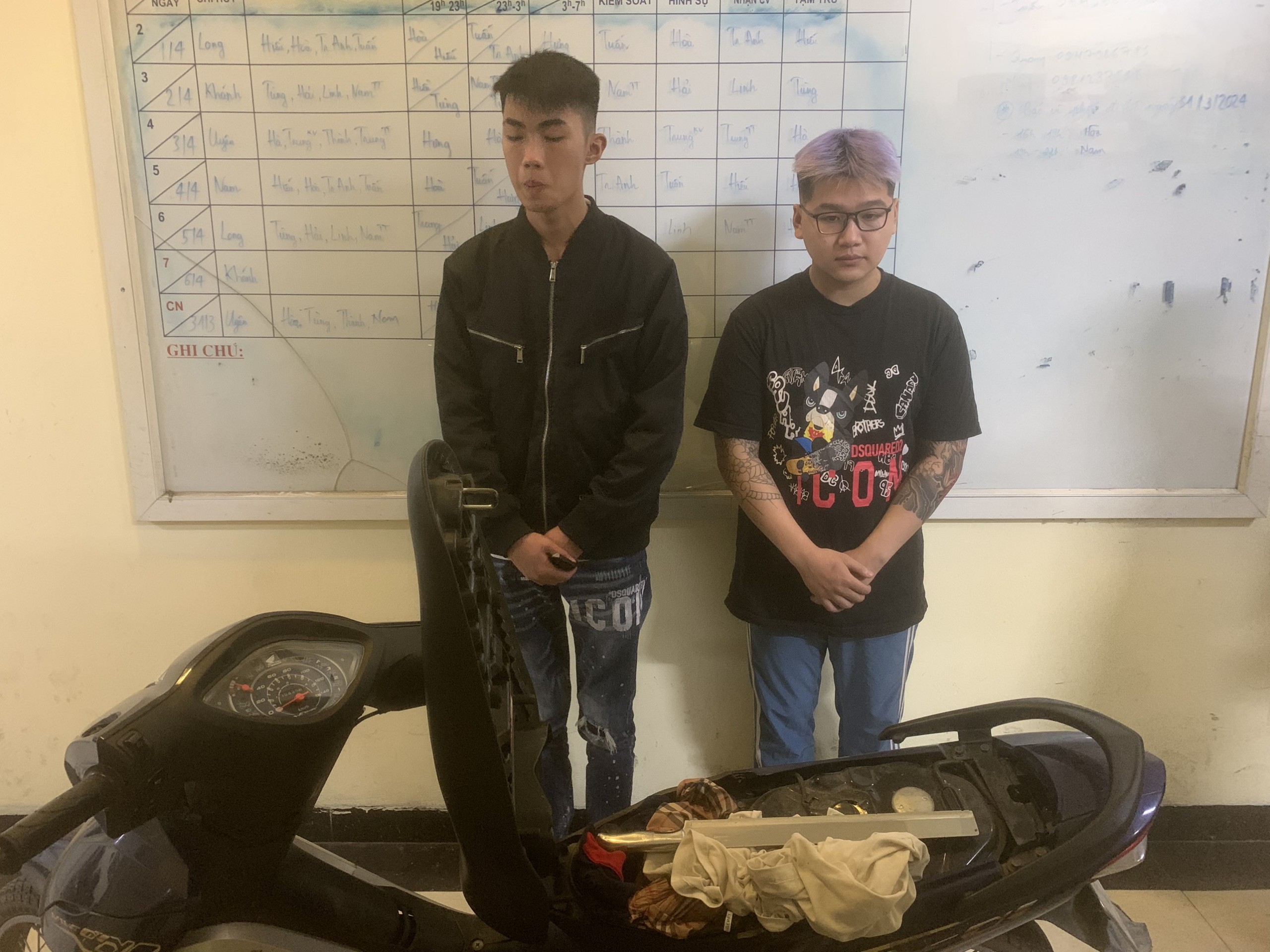 Cảnh sát 141 Hà Nội hoá trang bắt gần 40 