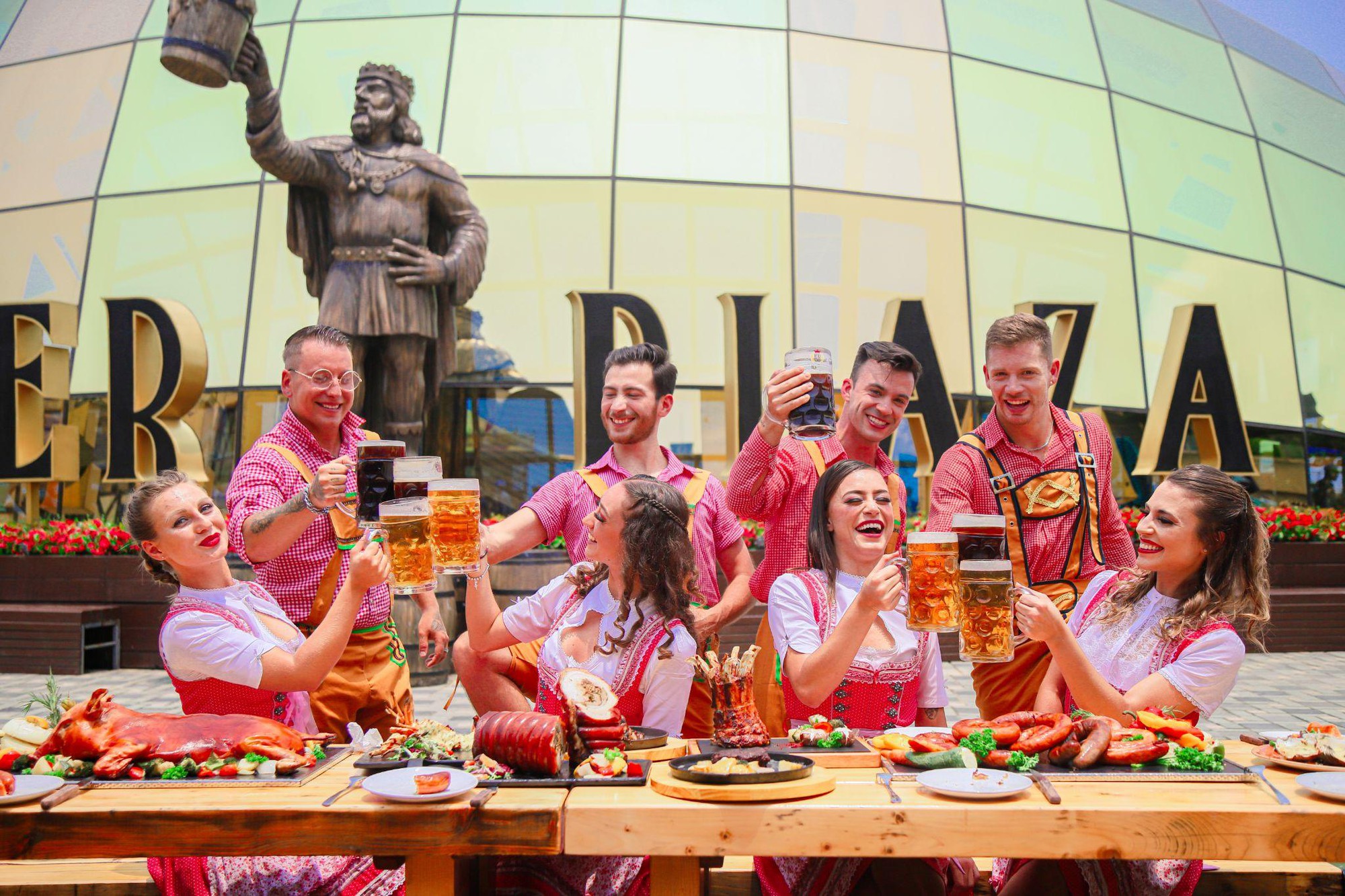 Dịp lễ 30/4, đến Đà Nẵng xem múa rối và chơi hội chợ Mặt trời - Ảnh 3. Dịp lễ 30/4, đến Đà Nẵng xem múa rối và chơi hội chợ Mặt trời - Ảnh 3.