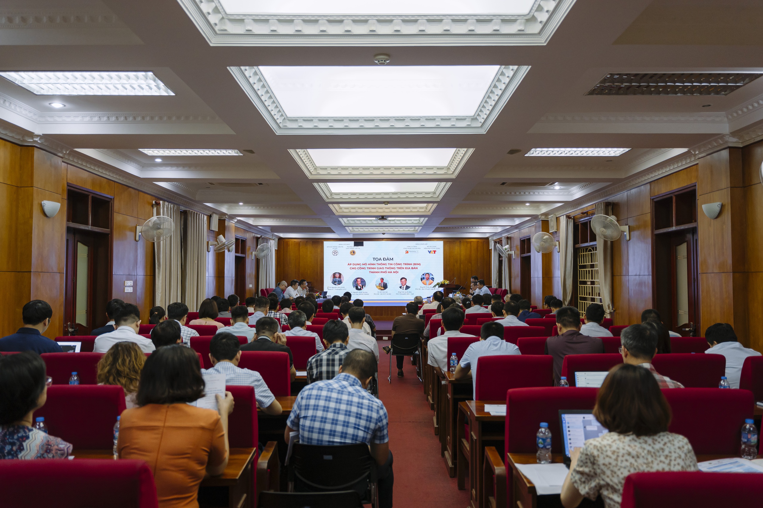 Tọa đàm Áp dụng Mô hình Thông tin công trình (BIM) cho công trình giao thông trên địa bàn TP. Hà Nội- Ảnh 1.