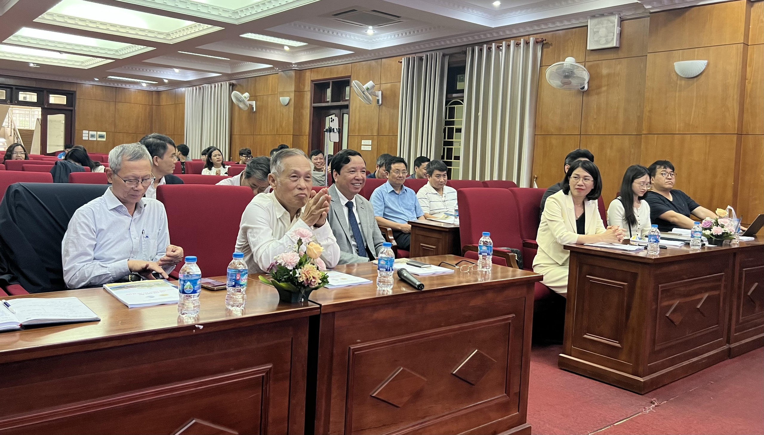 Tọa đàm Khoa học “Công nghệ đường sắt tốc độ cao”- Ảnh 2. Tọa đàm Khoa học “Công nghệ đường sắt tốc độ cao”- Ảnh 2.