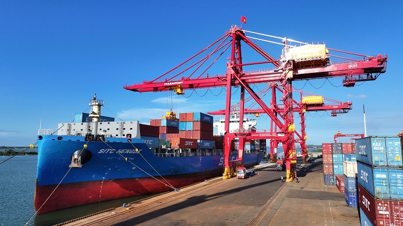 Cảng Chu Lai vận hành hệ thống cẩu chuyên dụng hơn 400 tỷ đồng- Ảnh 4.