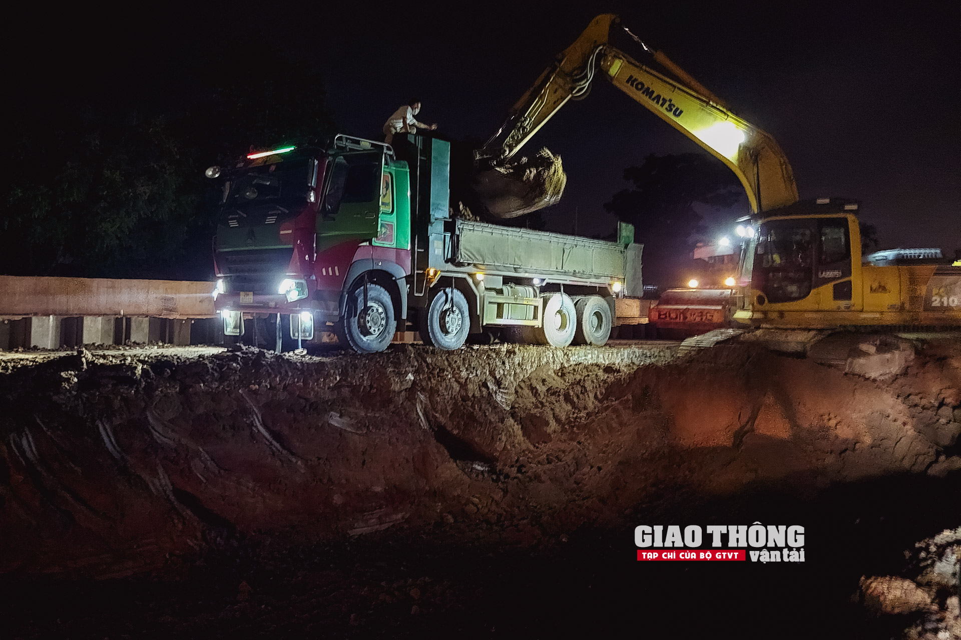 Trắng đêm thi công ở dự án giao thông phức tạp nhất Hà Nội
- Ảnh 5.
