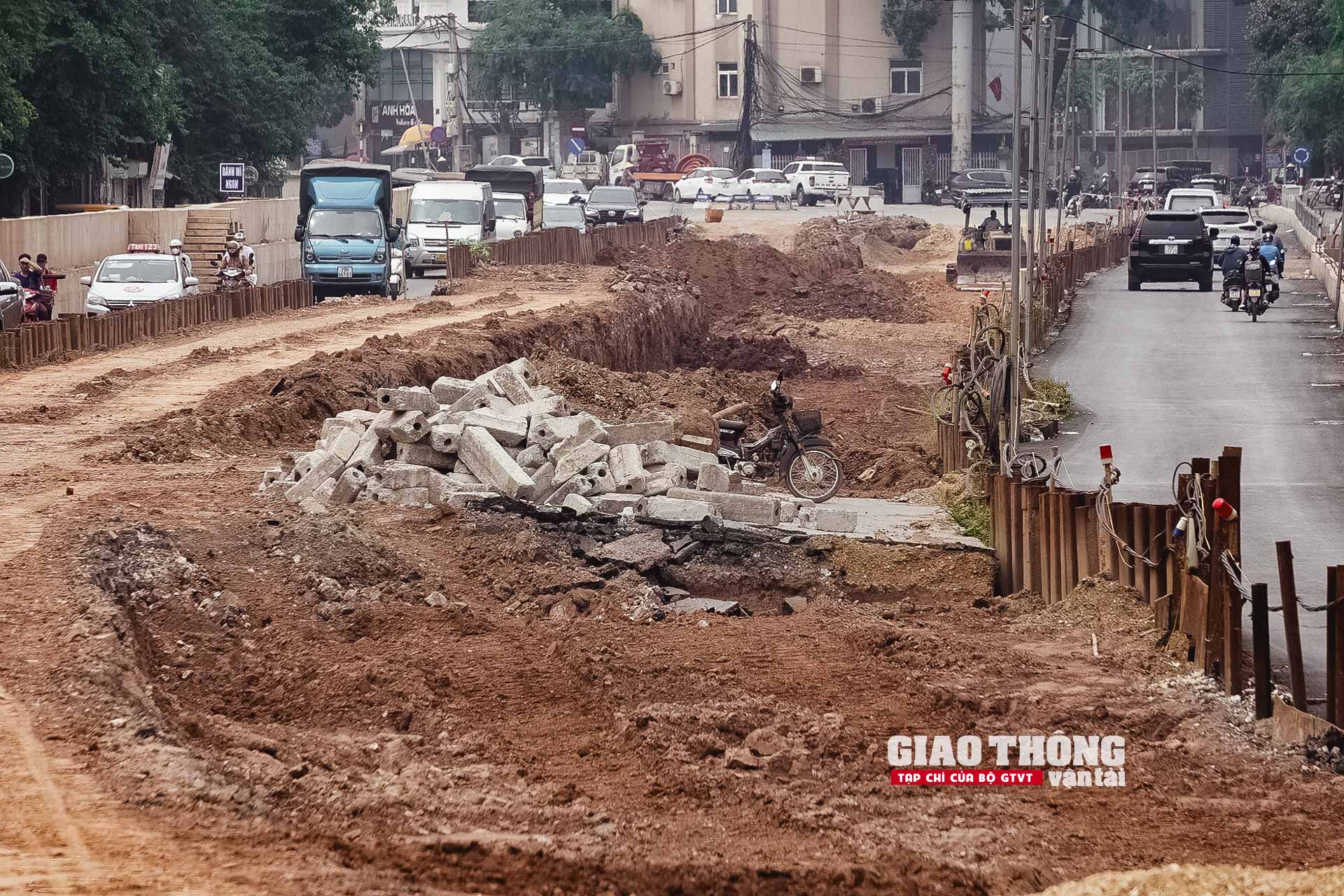 Trắng đêm thi công ở dự án giao thông phức tạp nhất Hà Nội
- Ảnh 34.