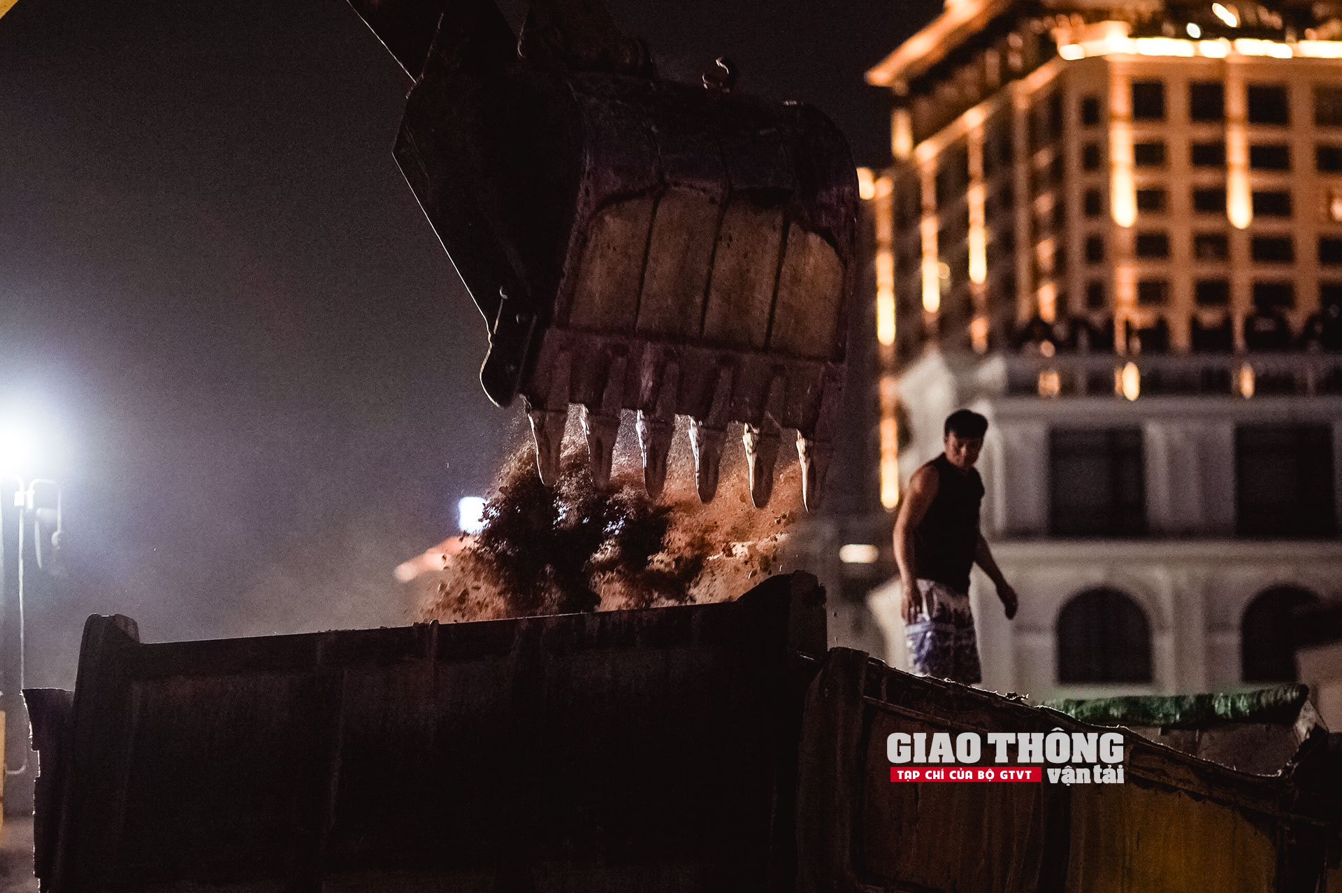 Trắng đêm thi công ở dự án giao thông phức tạp nhất Hà Nội
- Ảnh 3.