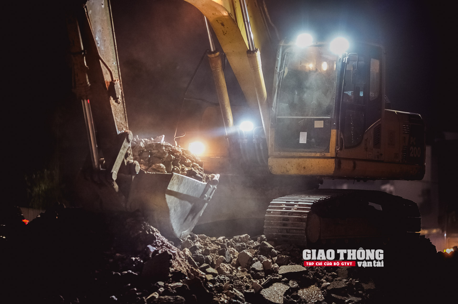 Trắng đêm thi công ở dự án giao thông phức tạp nhất Hà Nội
- Ảnh 6.