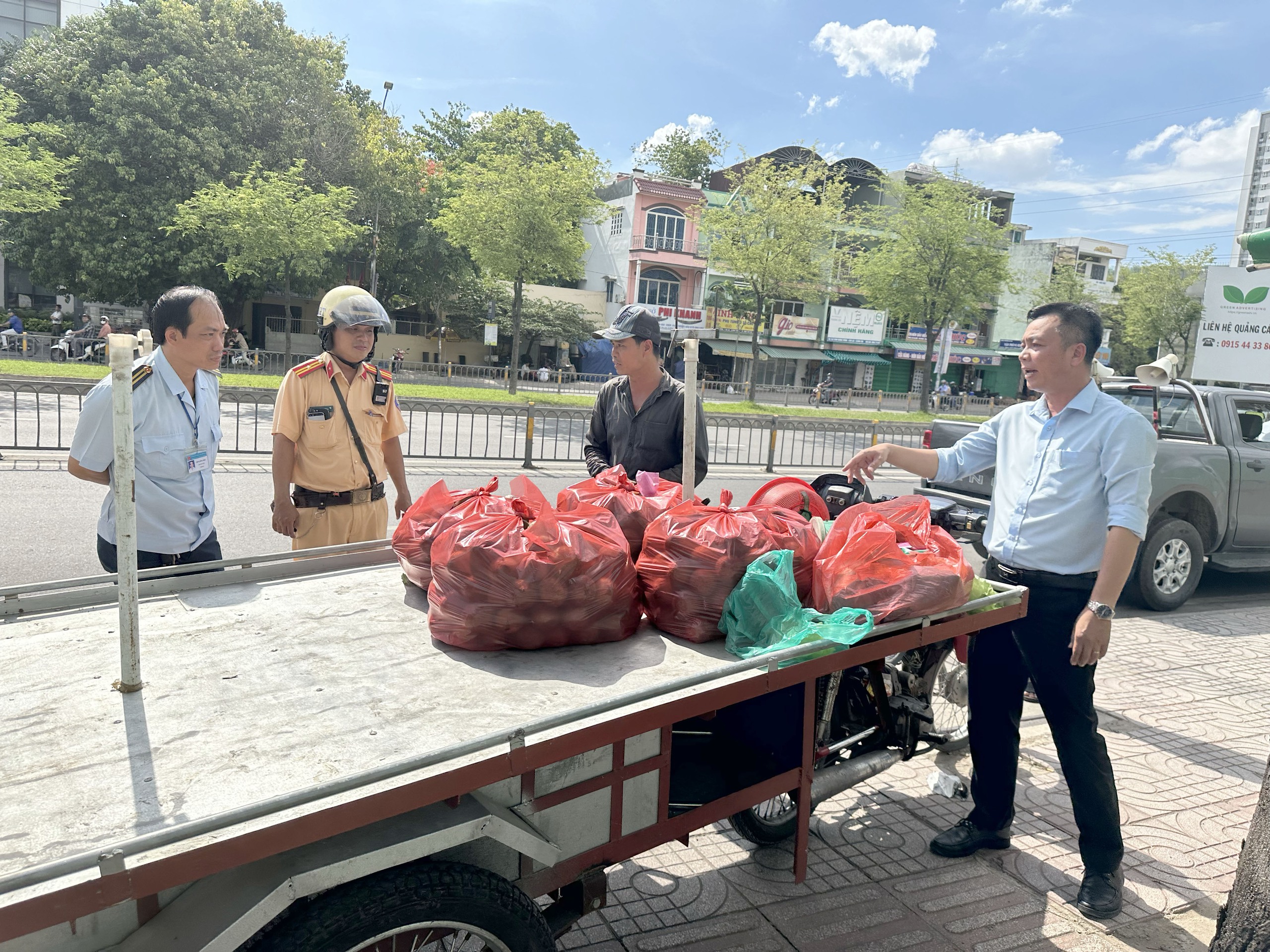 TP. HCM: Phạt nghiêm xe khách dừng, đỗ sai quy định trước Bến xe Miền Tây- Ảnh 14.