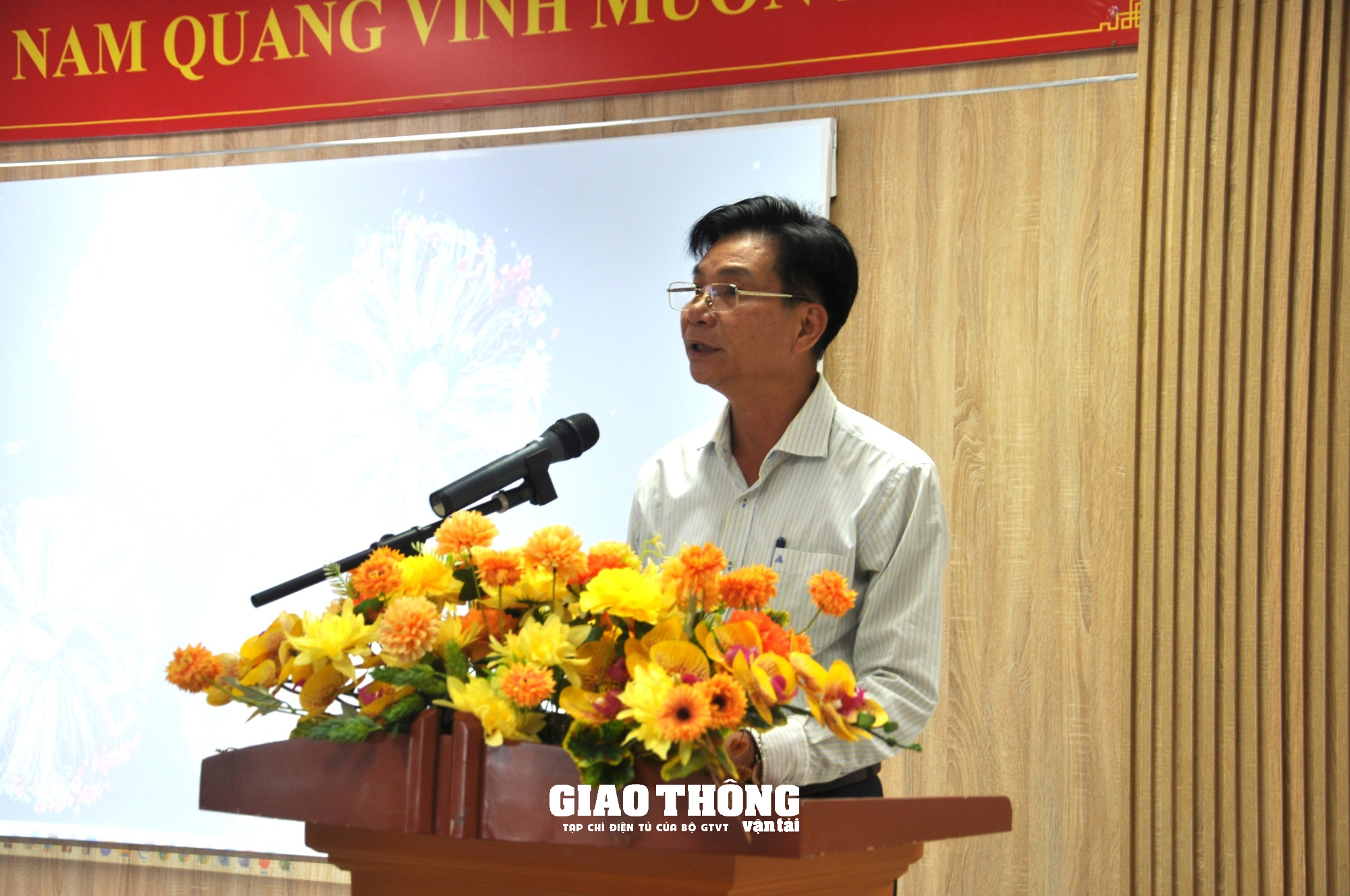 Chuyên gia nước ngoài 