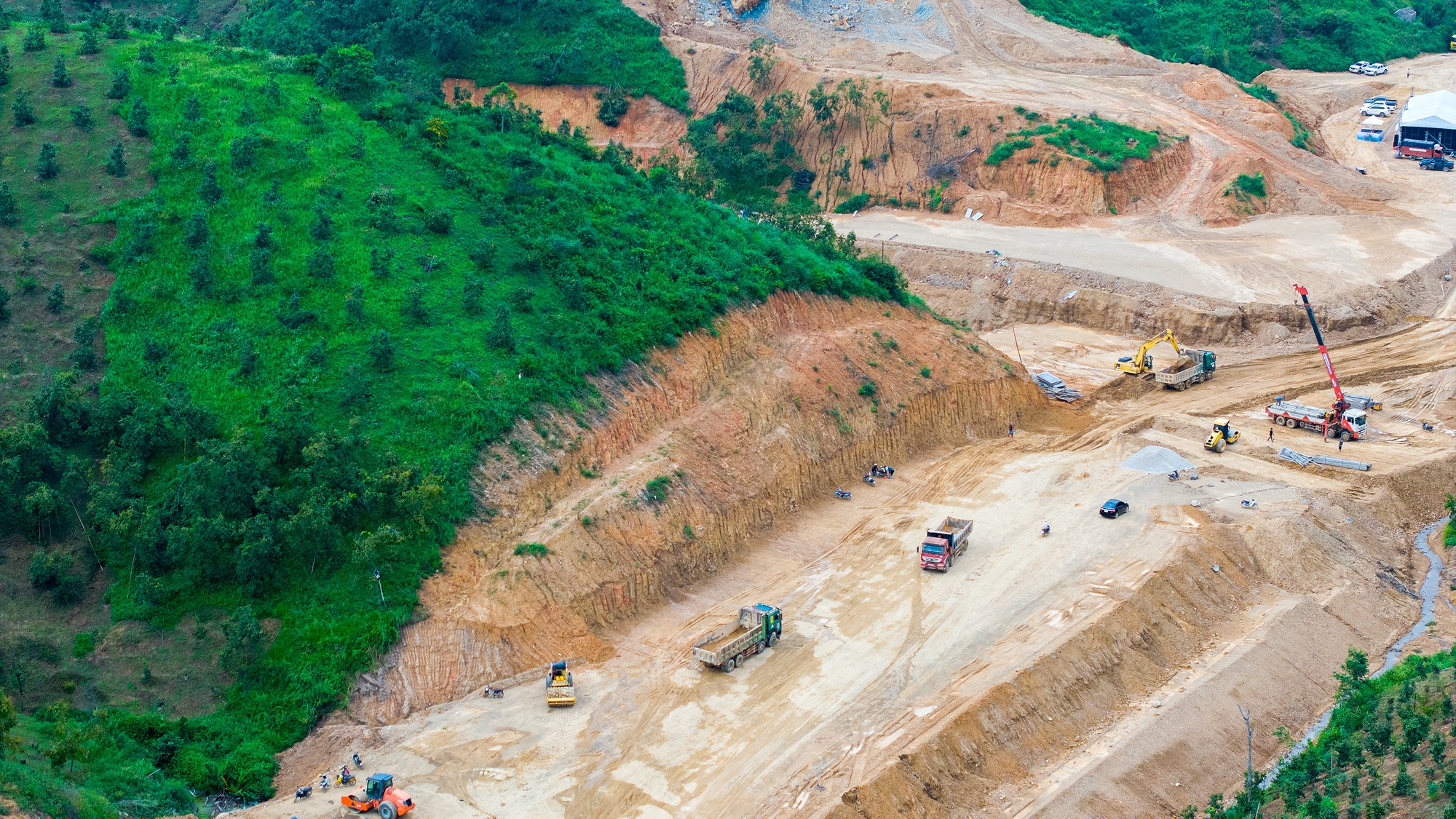 Đếm ngược 40 ngày thông tuyến 2 dự án cao tốc trọng điểm tại Lạng Sơn và Cao Bằng - Ảnh 5.