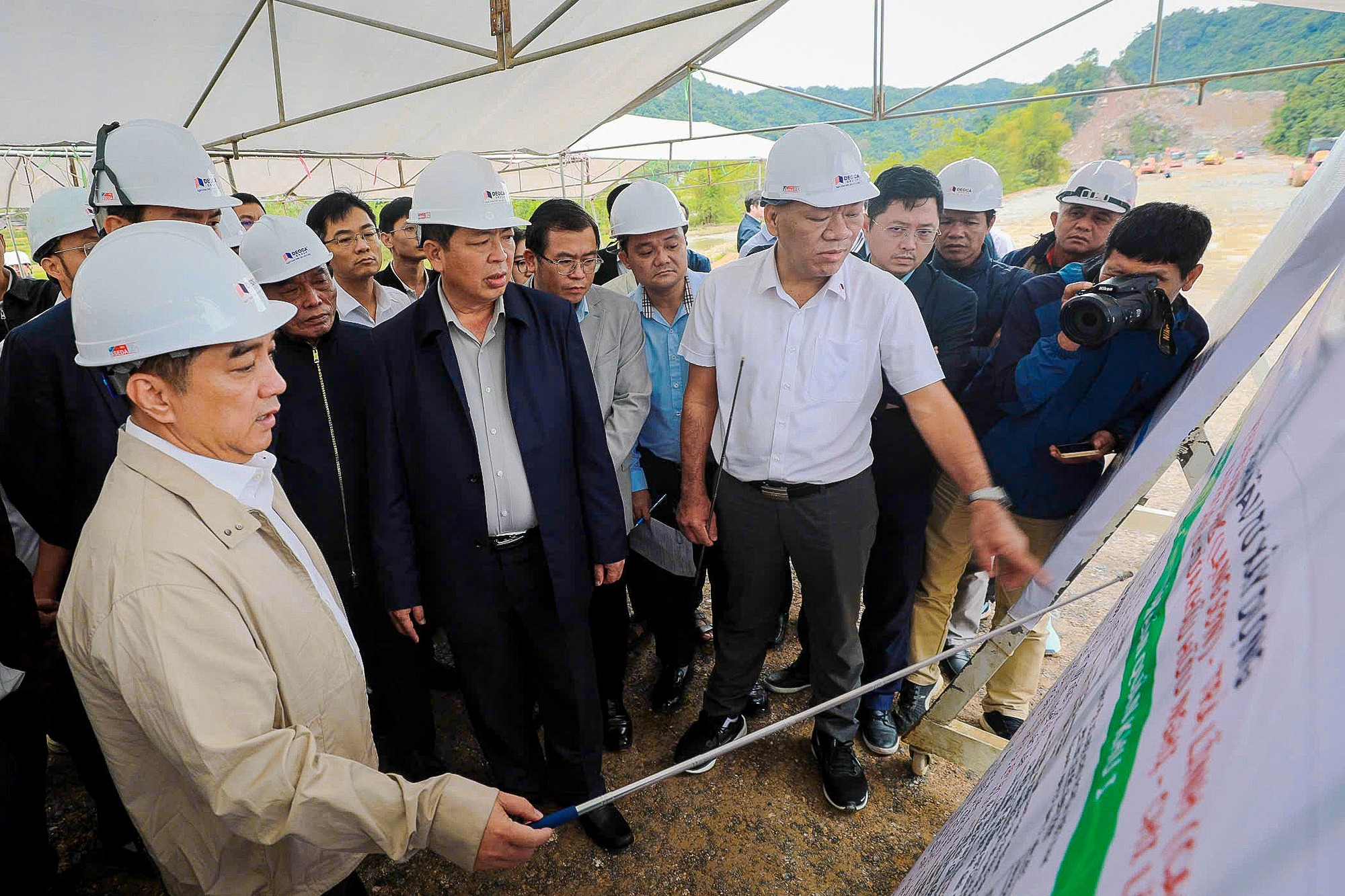 Đếm ngược 40 ngày thông tuyến 2 dự án cao tốc trọng điểm tại Lạng Sơn và Cao Bằng - Ảnh 4.