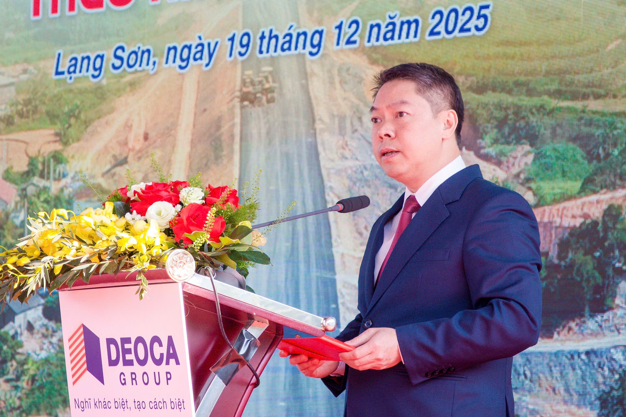 Cao tốc cửa khẩu Hữu Nghị - Chi Lăng thông tuyến đúng hẹn - Ảnh 2.