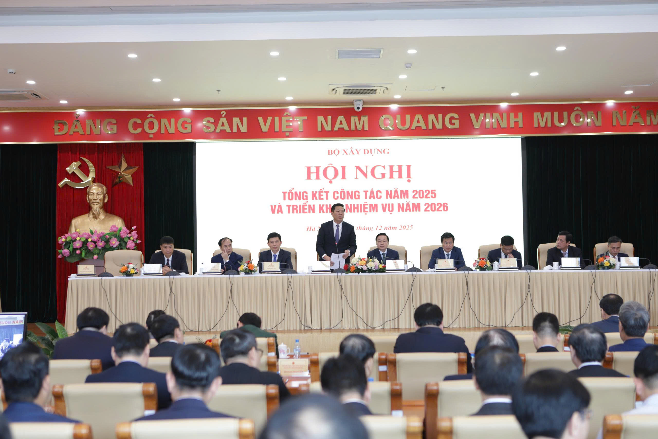 Nỗ lực hoàn thành các dự án hạ tầng giao thông trọng điểm- Ảnh 1. Nỗ lực hoàn thành các dự án hạ tầng giao thông trọng điểm- Ảnh 1.